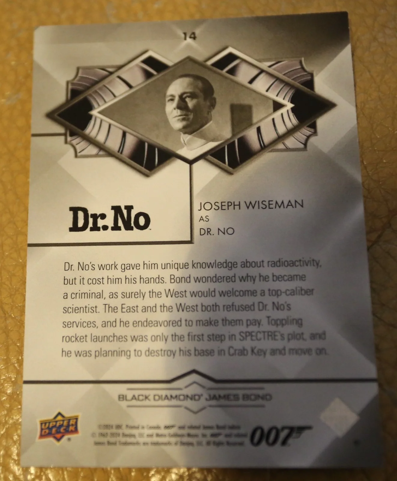 JAMES BOND NUMBER 181 of 199 JOSEPH WISEMAN AS DR NO BLACK DIAMOND TRADING CARD, изображение 2