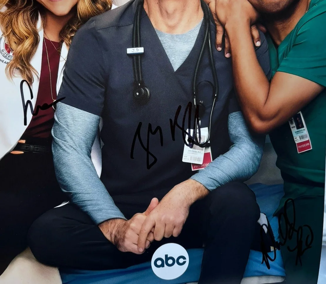 Scrubs Signed Cast 12x18 Photo x3 Sarah Chalke, Zach Braff, Donald Faison, изображение 2