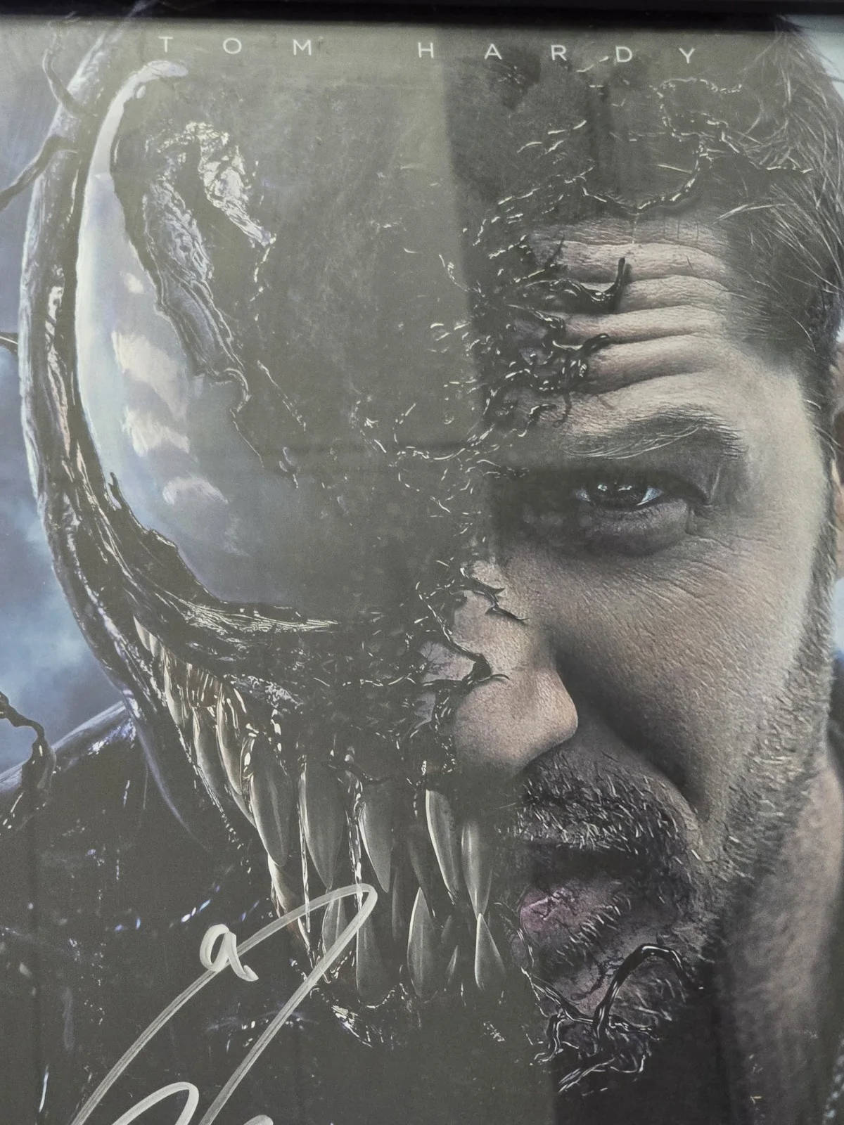 Tom Hardy SIGNED Venom 11x17 Authentic Movie Poster Autograph Marvel, изображение 3