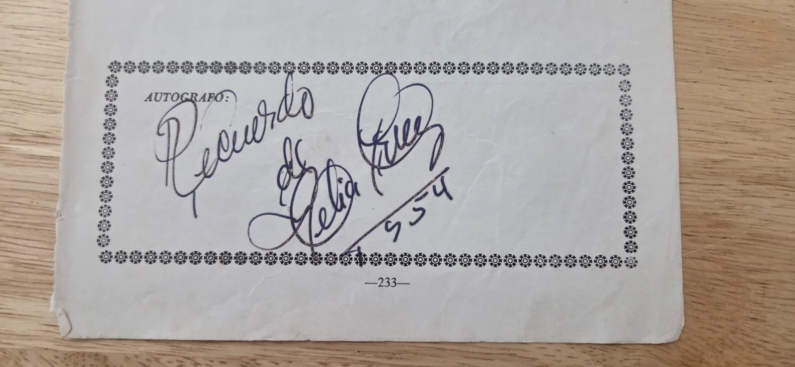 Celia Cruz — Celia Cruz ~ Signed Autographed book page. Beckett COA, image 2