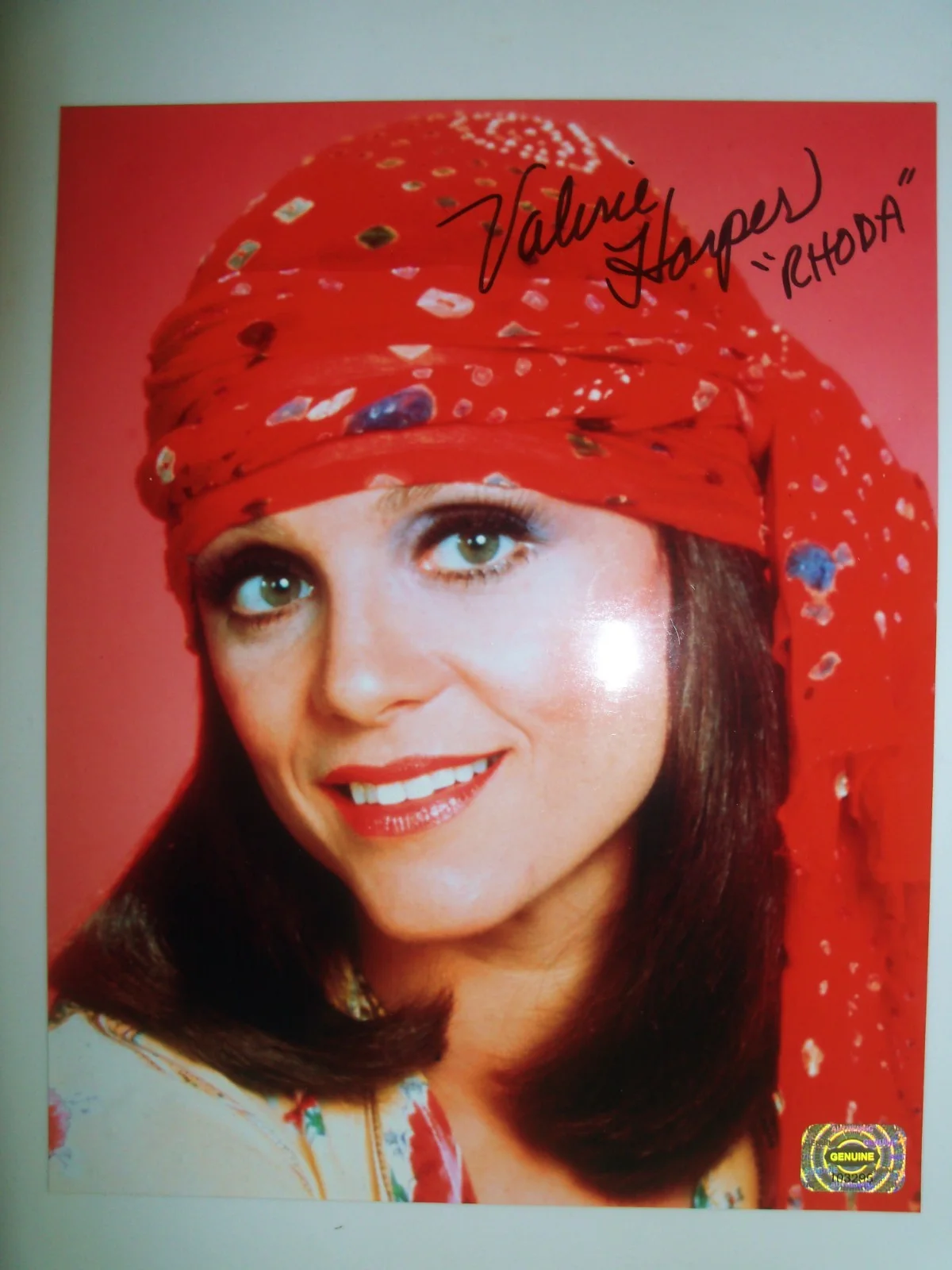 Valerie Harper — VALERIE HARPER Signed Autographed 8X10 Photo W/ Hologram/Serial #, изображение 2