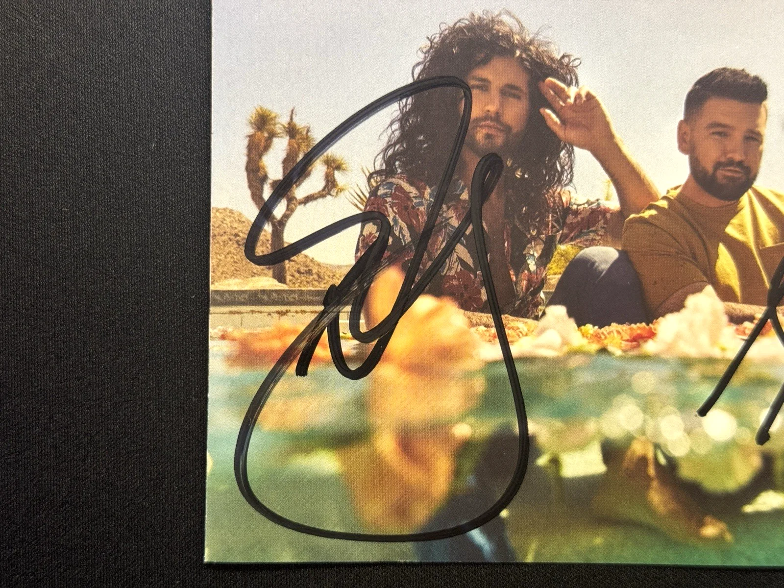 DAN + SHAY Signed Autograph "GOOD THINGS" CD Dan Smyers Shay Mooney, image 3