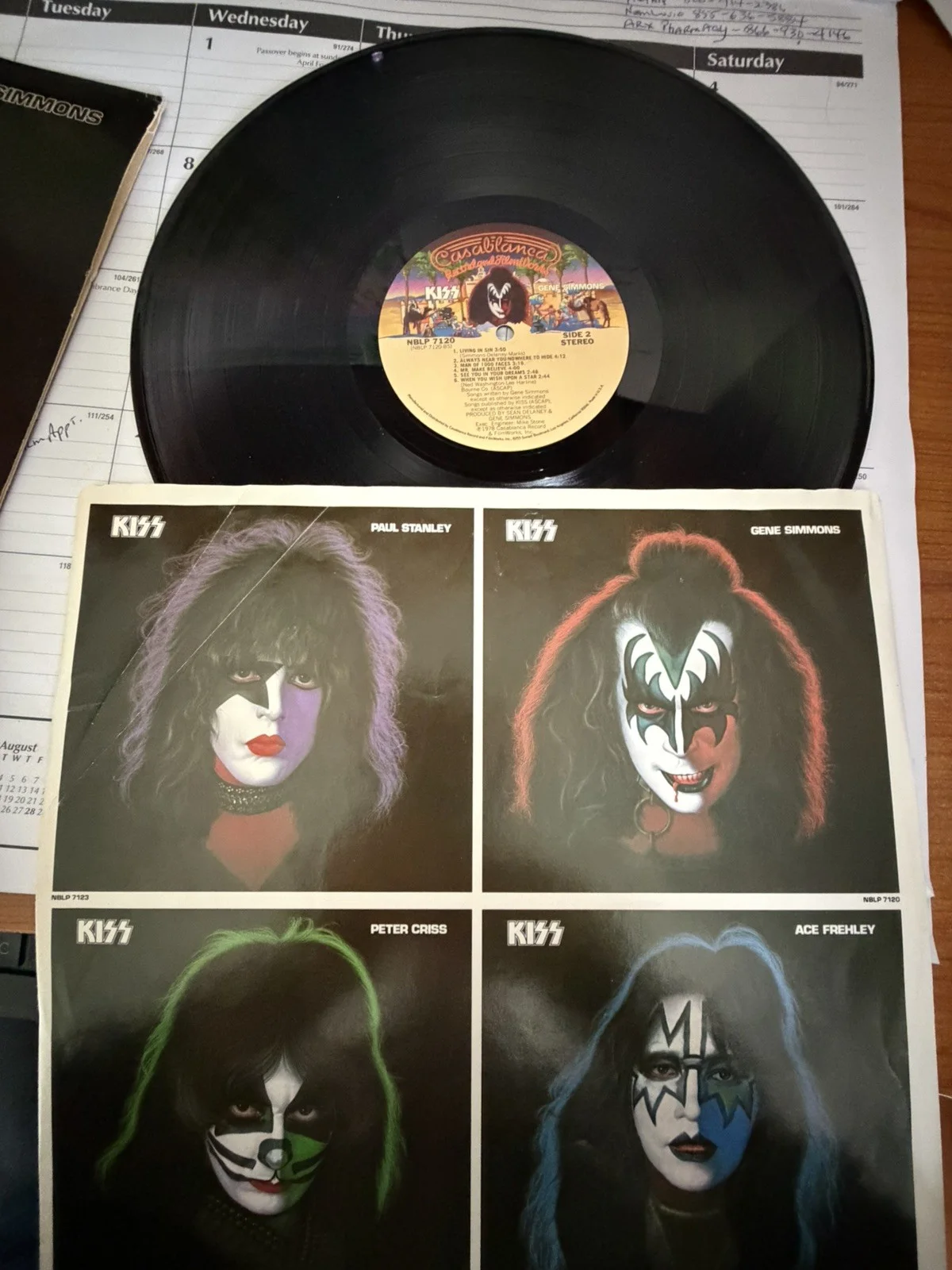 Gene Simmons Kiss Singer Concert Signed 11x14 Autographed Album, изображение 2
