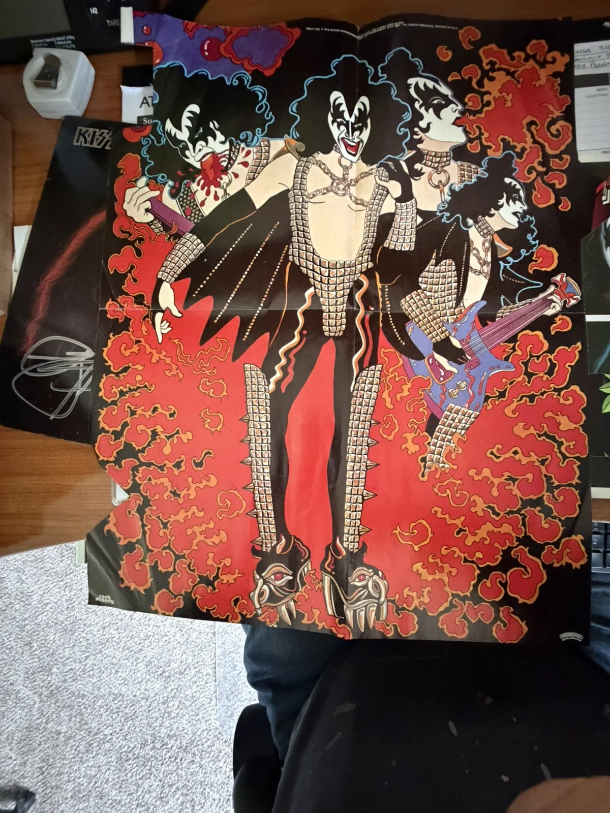 Gene Simmons Kiss Singer Concert Signed 11x14 Autographed Album, изображение 3
