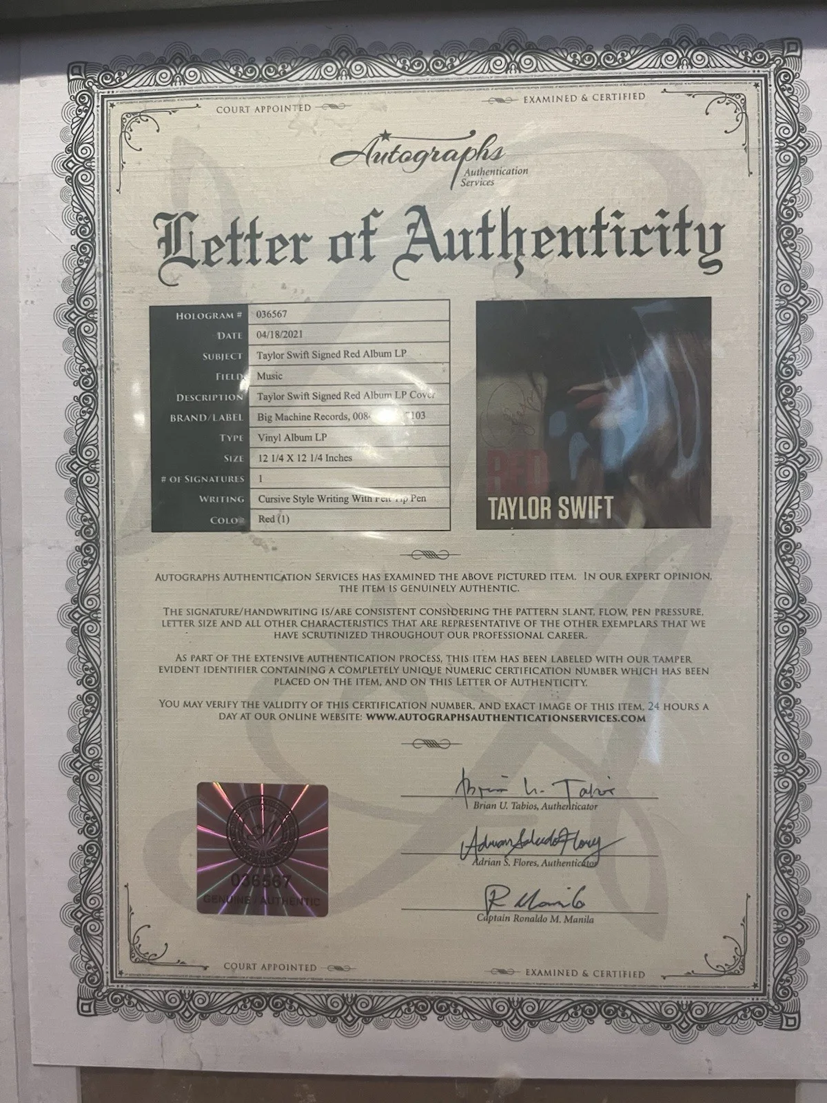 Taylor Swift Red Signed LP album cover framed with Certificate of Authenticity, изображение 4