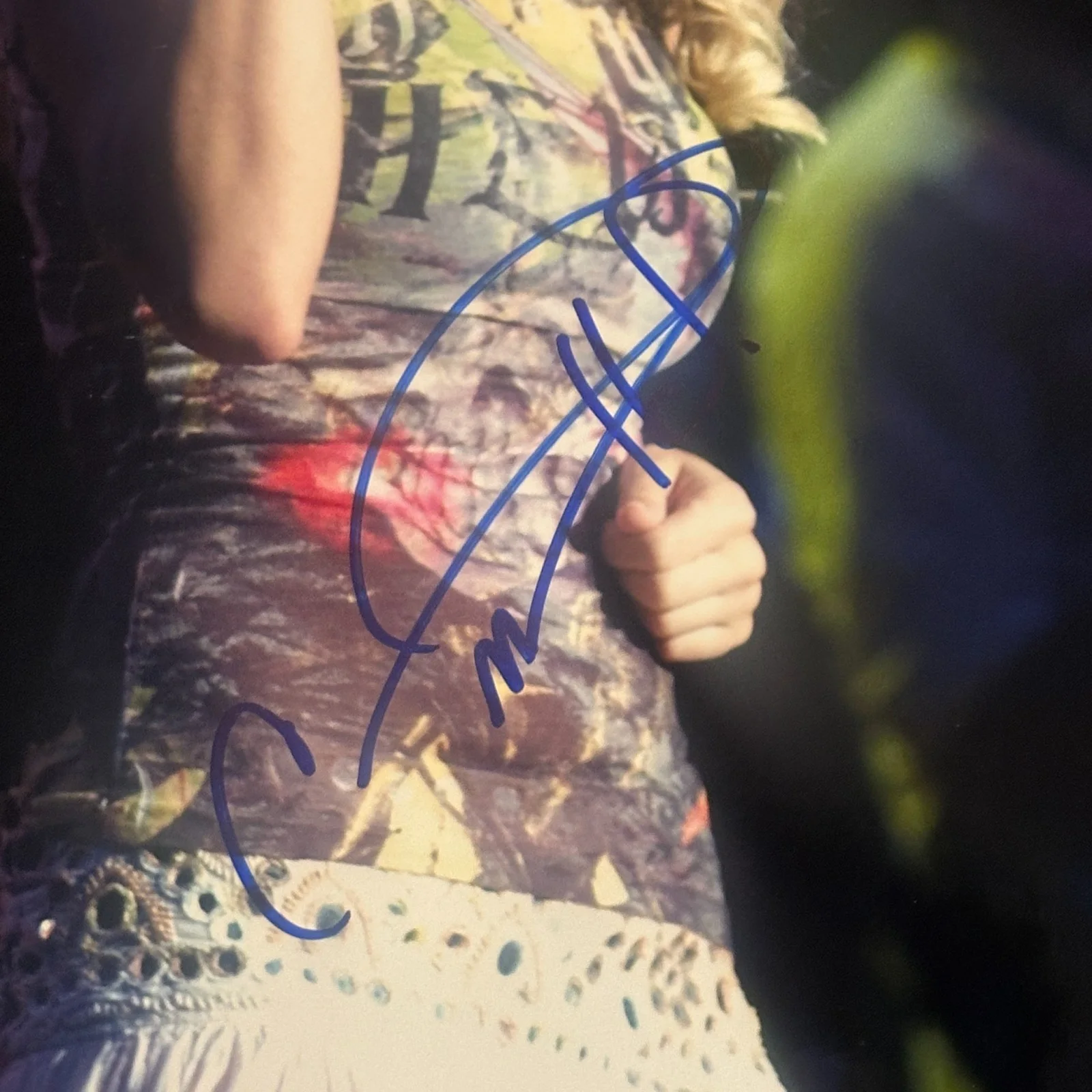 CARRIE UNDERWOOD — CARRIE UNDERWOOD Signed 11x14 PHOTO Beckett (BAS) Authenticated, image 2