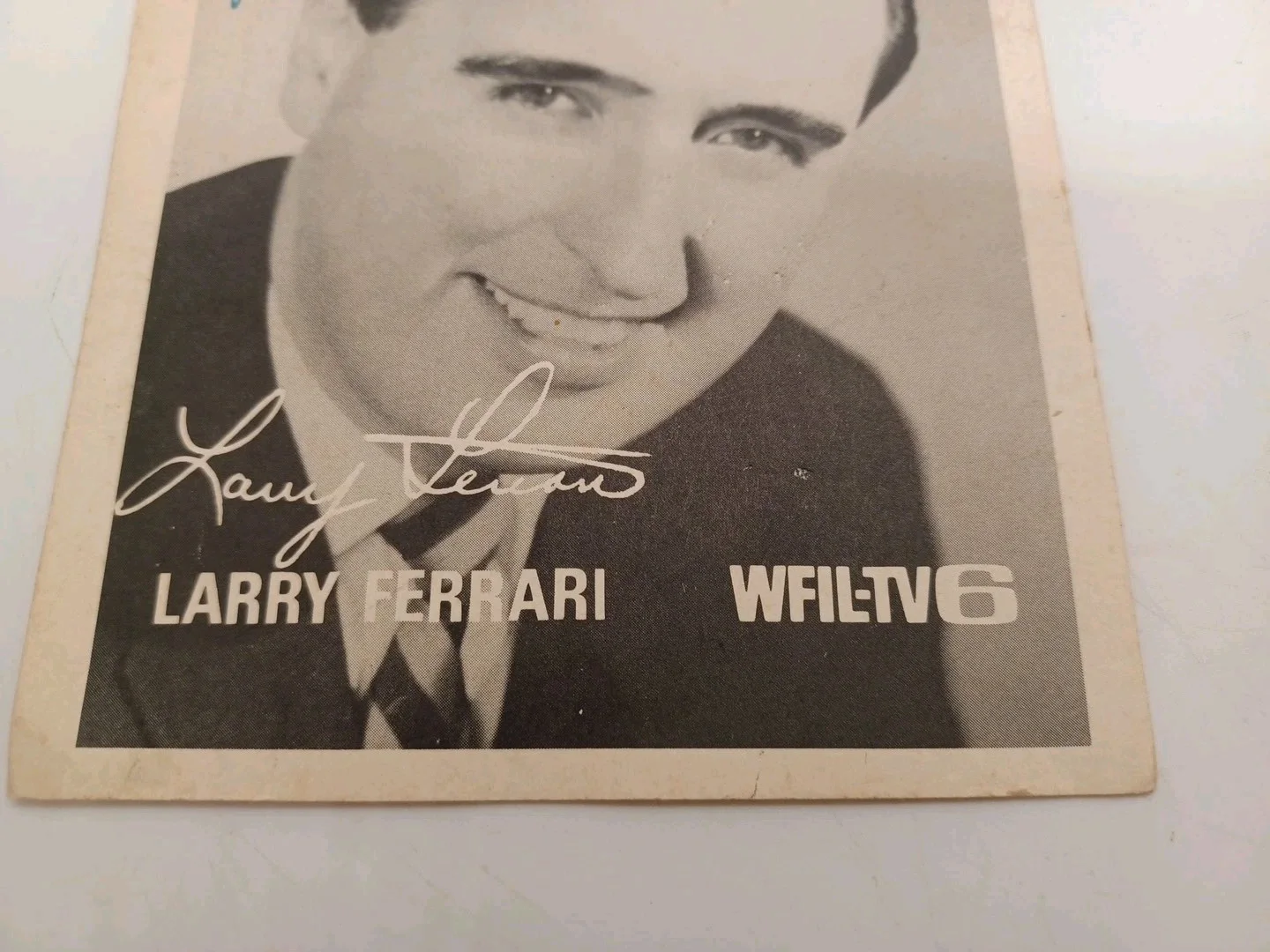 Larry Ferrari — Vintage TV- Recording Artist Larry Ferrari Autographed Card 4" X 6" Wfil-tv6, изображение 2