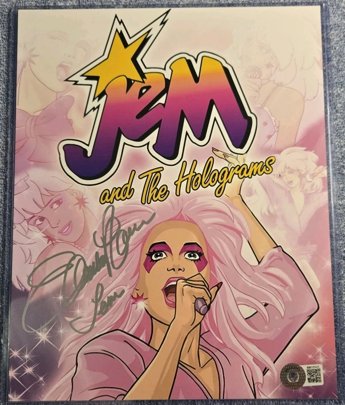 Samantha Newark — JEM AND THE HOLOGRAMS - 8x10 PHOTO - SIGNED BY SAMANTHA NEWARK - BECKETT COA