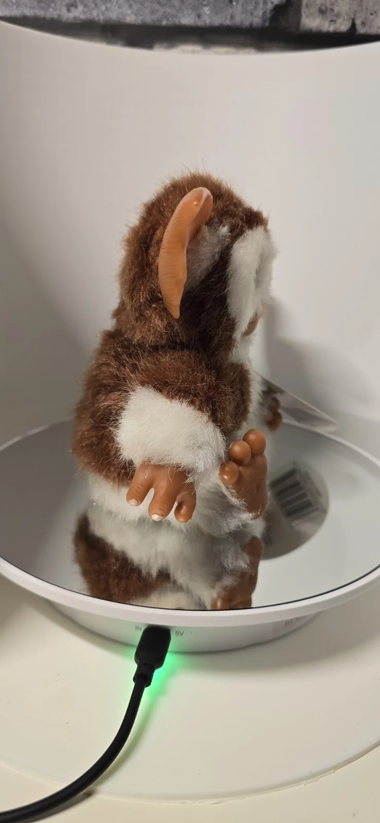 Neca Gremlins Gizmo Plush Figure With Tags Mogwai Soft Toy WB, image 3