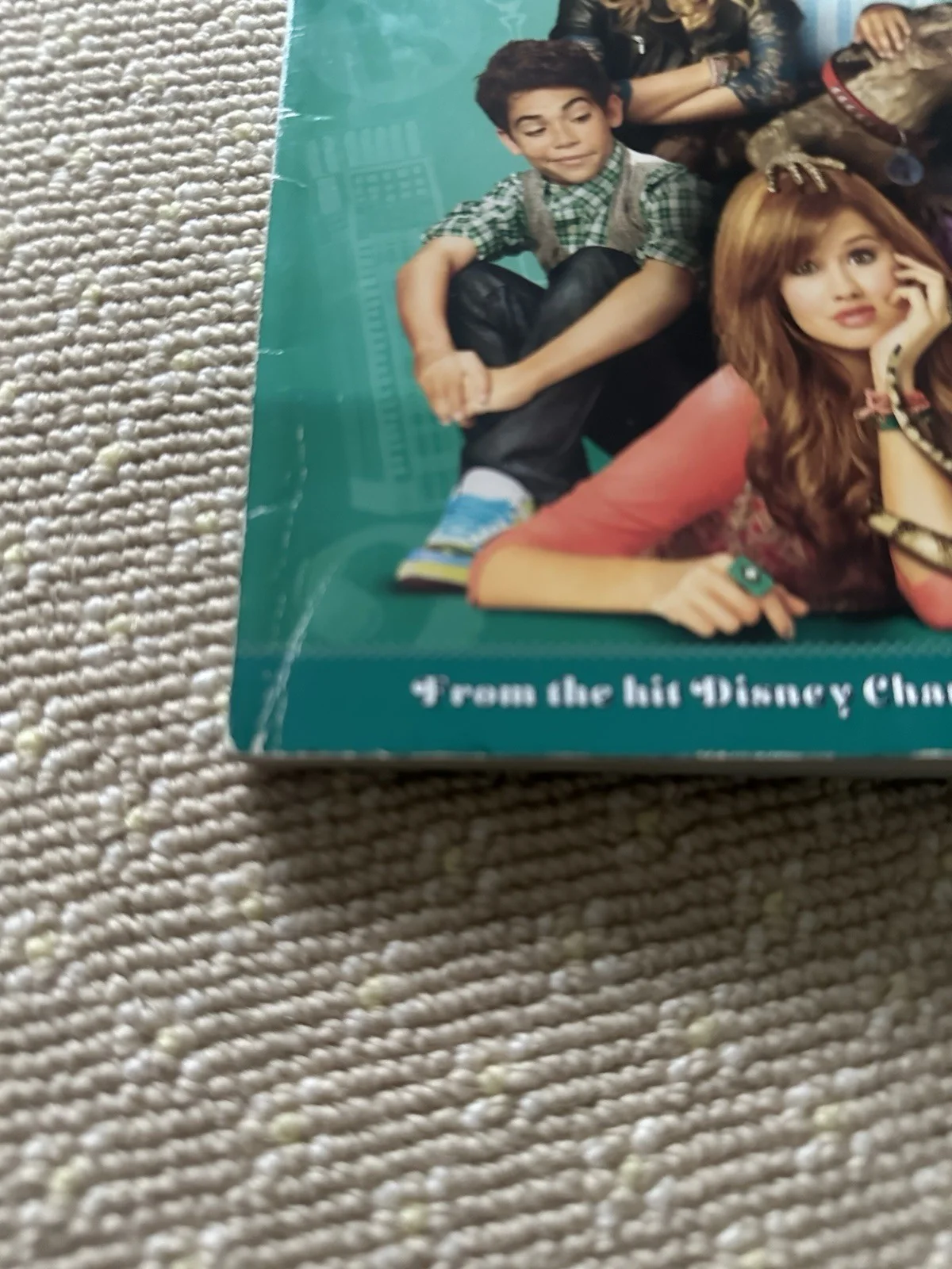 Disney Channel’s Jessie New Nanny Book Signed By Peyton List SEE ALL PHOTOS, изображение 3
