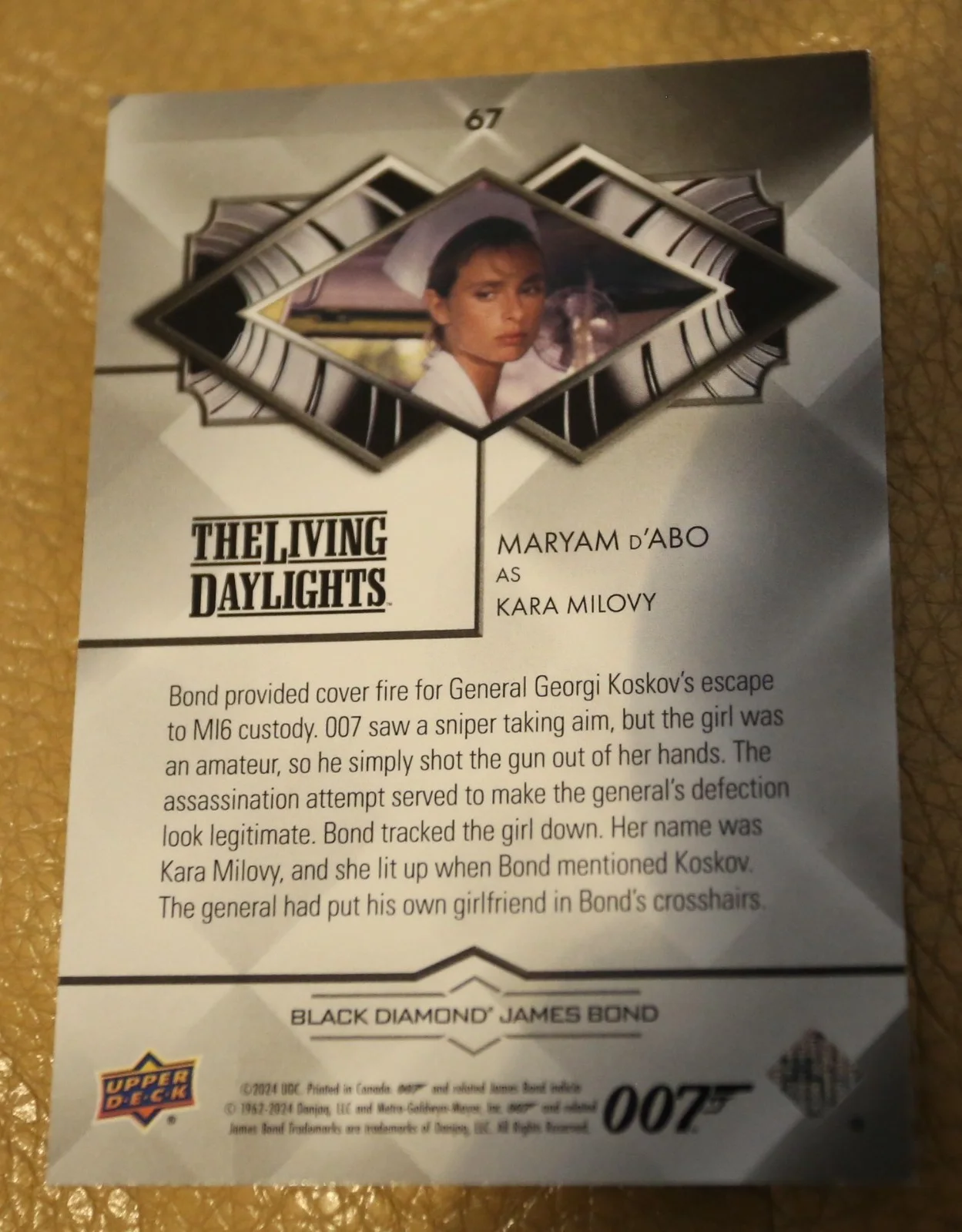 JAMES BOND NUMBER 99 of 199 MARYAM D'ABO KARA MILOVY BLACK DIAMOND TRADING CARD, изображение 2