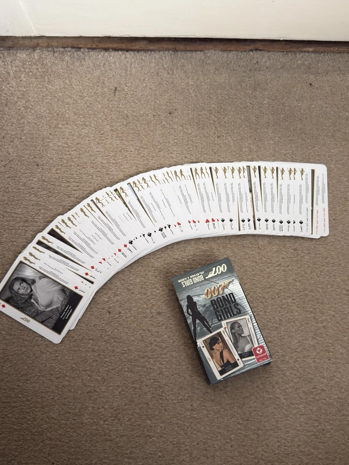 4 x James Bond 007 Cartamundi Playing Cards Bundle Films Bond Girls Pictures, изображение 4