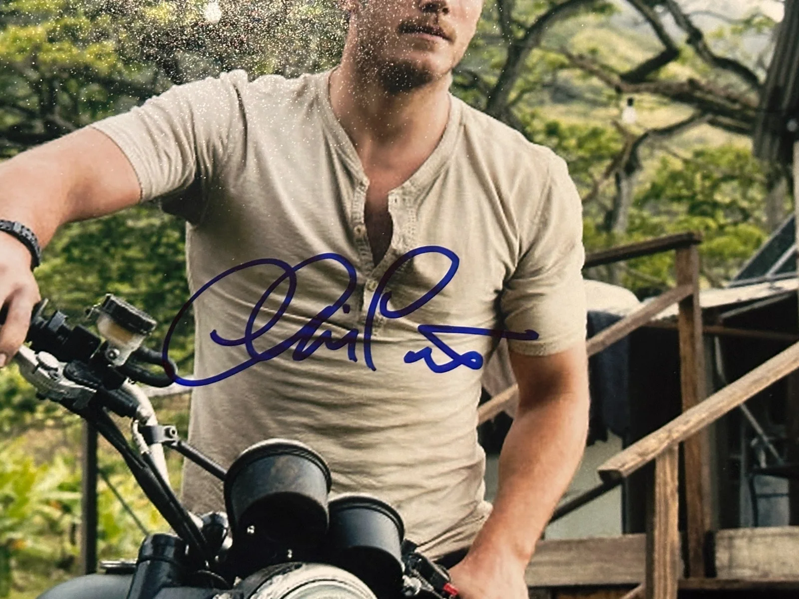 CHRIS PRATT — CHRIS PRATT Signed 11x14 PHOTO Beckett (BAS) Authenticated, image 2
