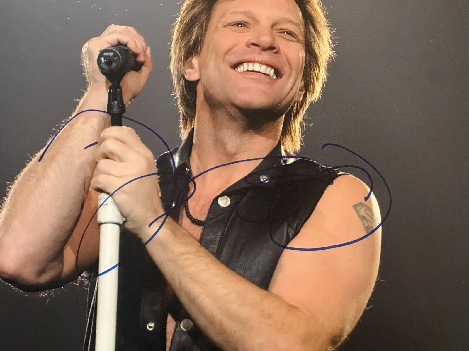 JON BON JOVI — JON BON JOVI Signed 11x14 PHOTO Beckett (BAS) Auth, image 2