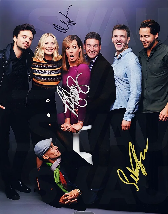 Margot Robbie — Huge -ITONYA- MARGOT ROBBIE SWAU Cast Signed/Autograph/Auto 11x14 Movie Photo