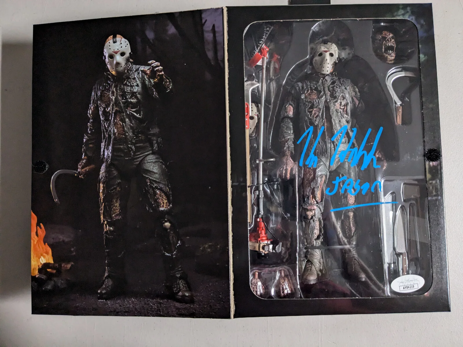 KANE HODDER — KANE HODDER Signed Jason Voorhees NECA Figure Box Friday the 13th BAS JSA COA, изображение 2