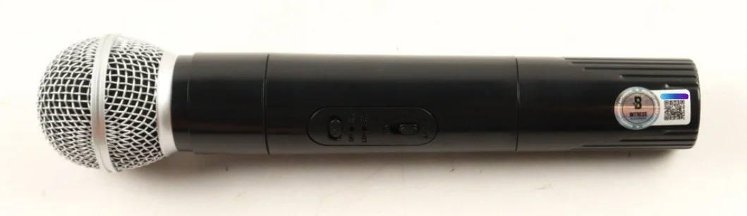 Alice Cooper Signed Microphone with Display Case ! Beckett Witnessed, image 3