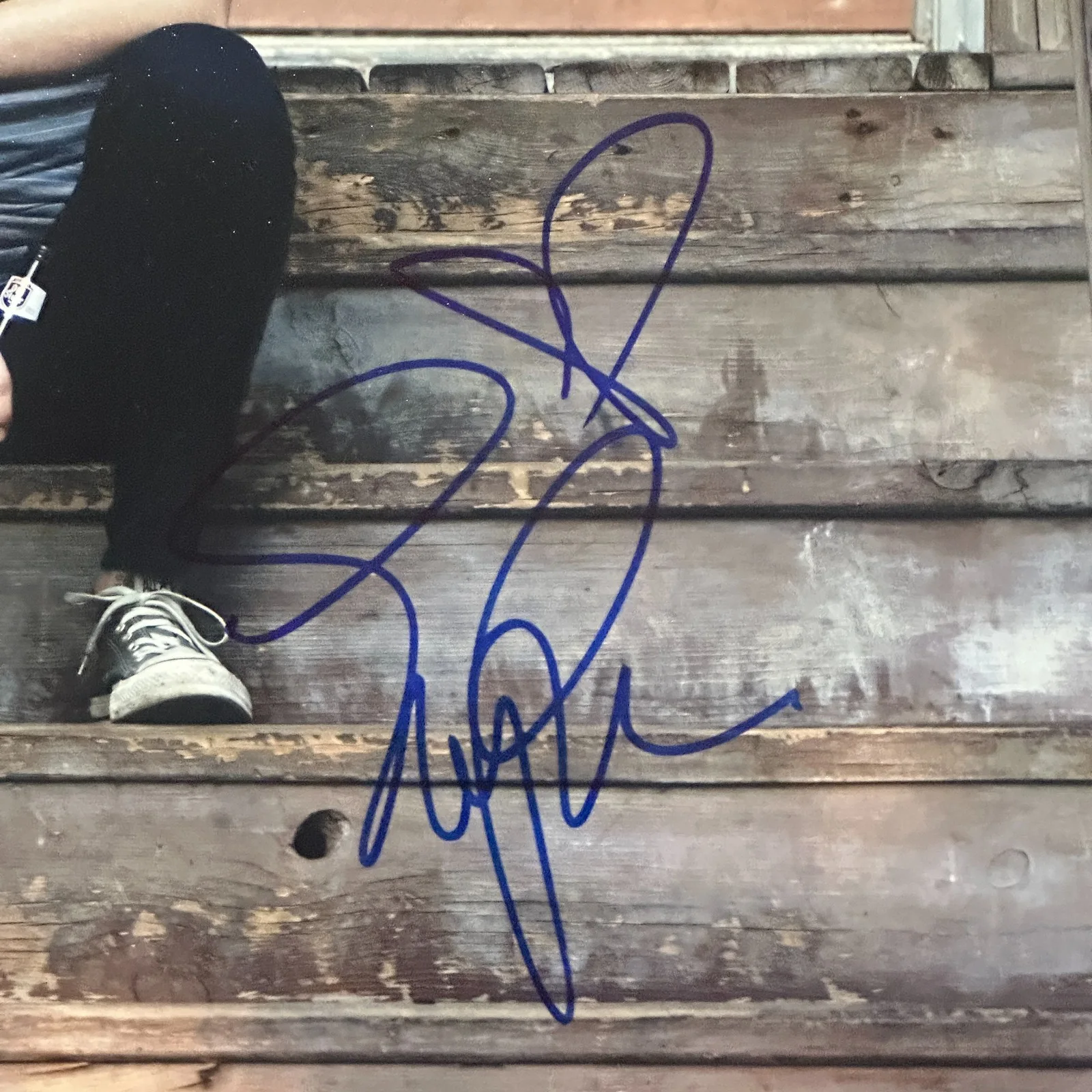 EMMY ROSSUM — EMMY ROSSUM Signed SHAMELESS 11x14 PHOTO Beckett (BAS) Auth, image 2