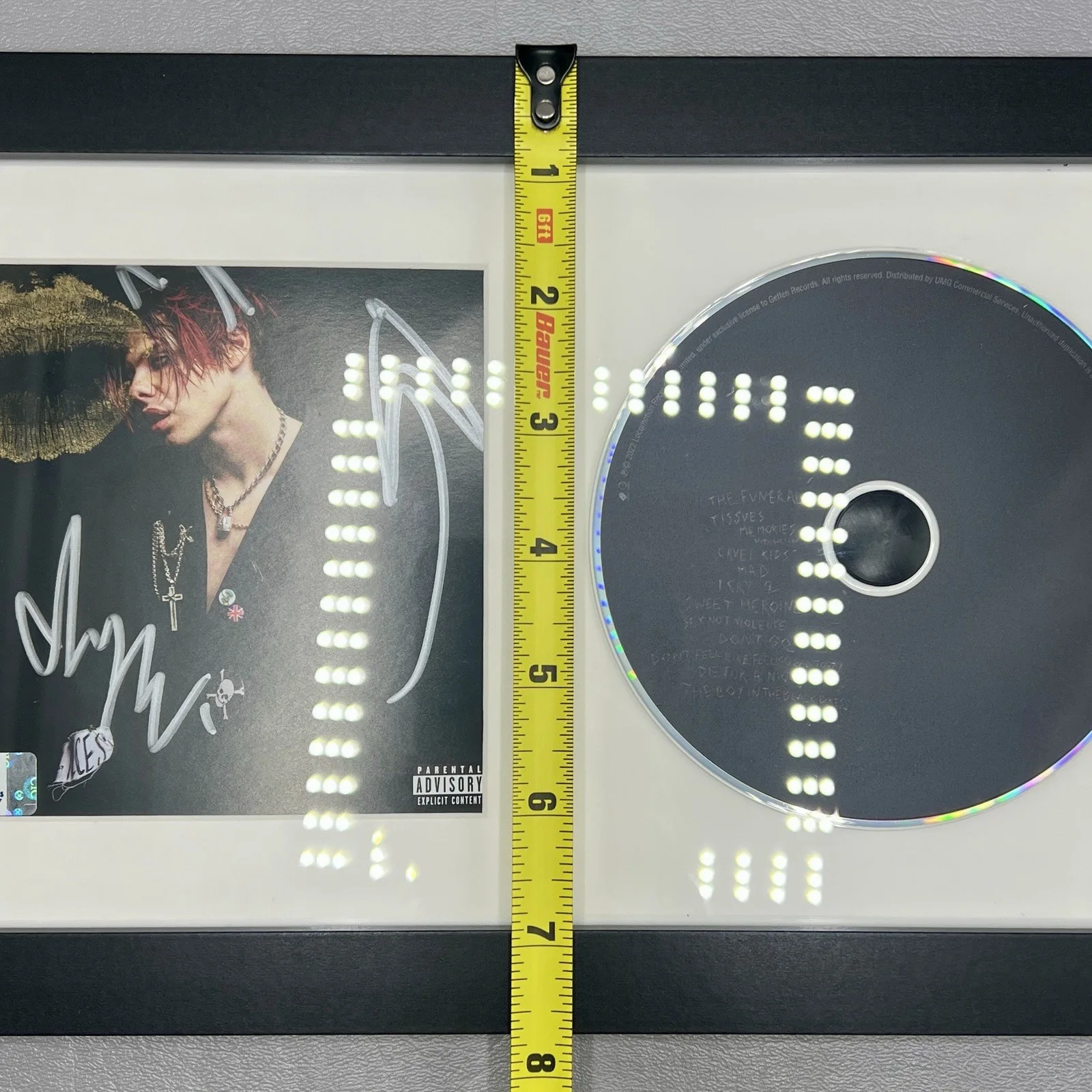 Yungblud SIGNED Framed CD Booklet Artwork Lip Prints CD GV936657, image 5