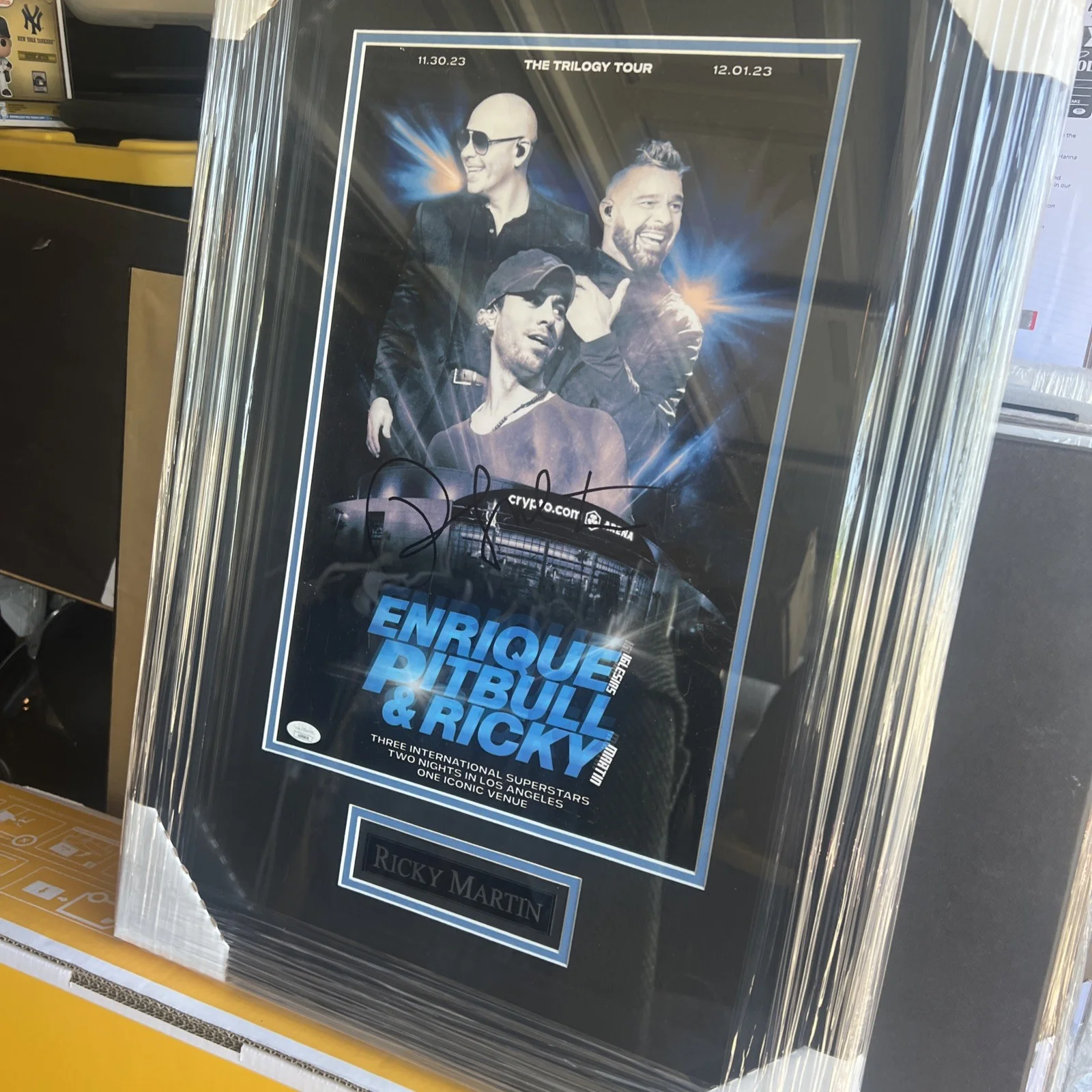 Ricky Martin Signed Autograph Póster THE TRILOGY TOUR 14 X 17 JSA Authenticity, изображение 3