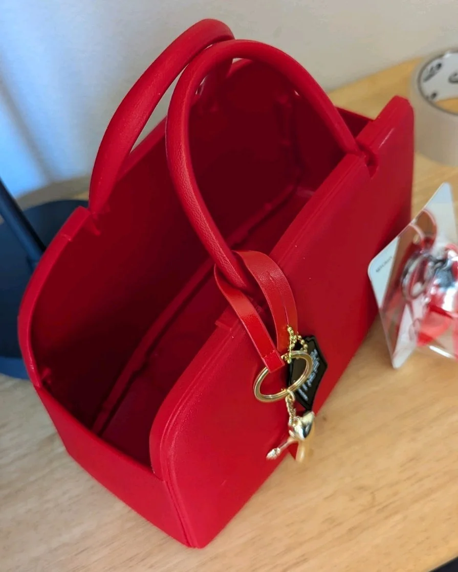 Odeon Devil Wears PRADA 2 Handbag Popcorn Bucket & "Devil" Heels Keyring | NEW, image 3