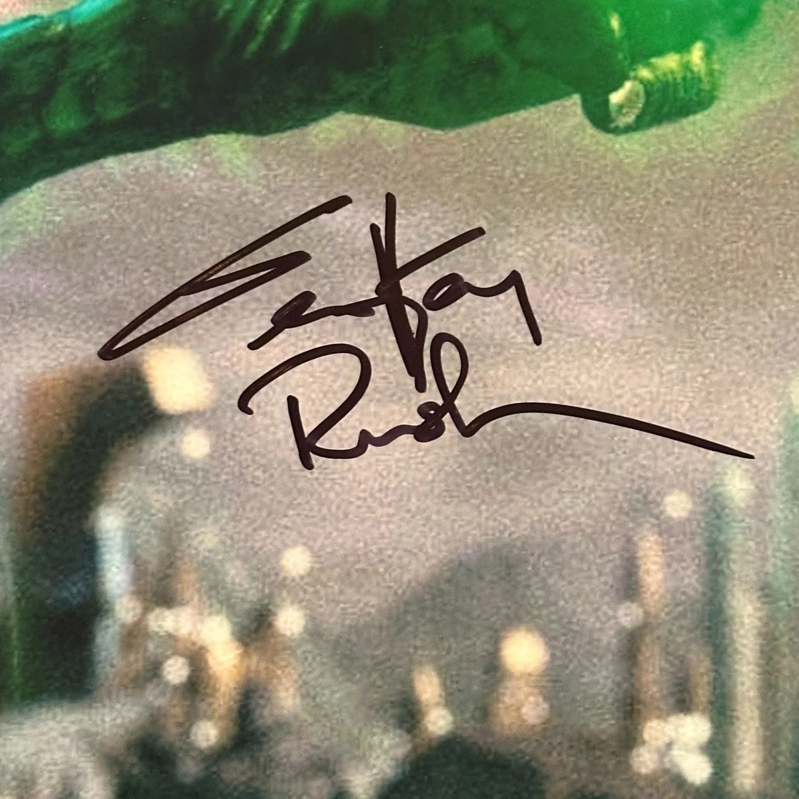 GEOFFREY RUSH — GEOFFREY RUSH Signed GREEN LANTERN 11x14 PHOTO Beckett (BAS) Authenticated, image 2