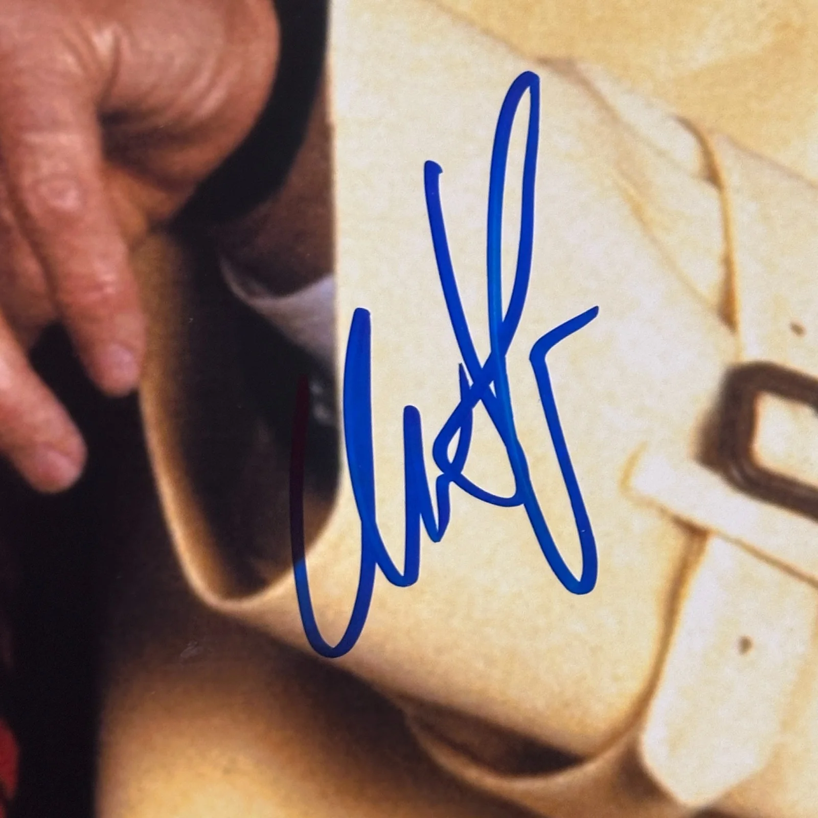 WARREN BEATTY — WARREN BEATTY Signed DICK TRACY 11x14 PHOTO Beckett (BAS) Authenticated, image 2