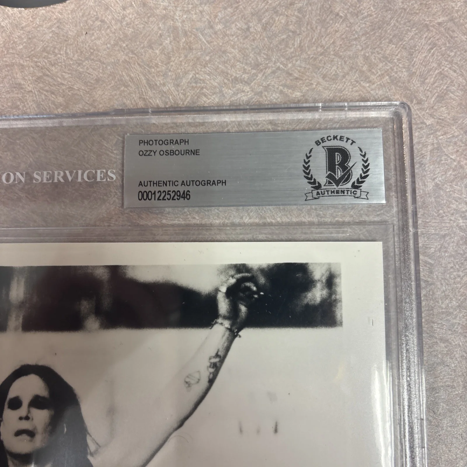 OZZY OSBOURNE SIGNED PHOTOGRAPH AUTHENTIC AUTOGRAPH BECKETT AUTO 8x10, изображение 2