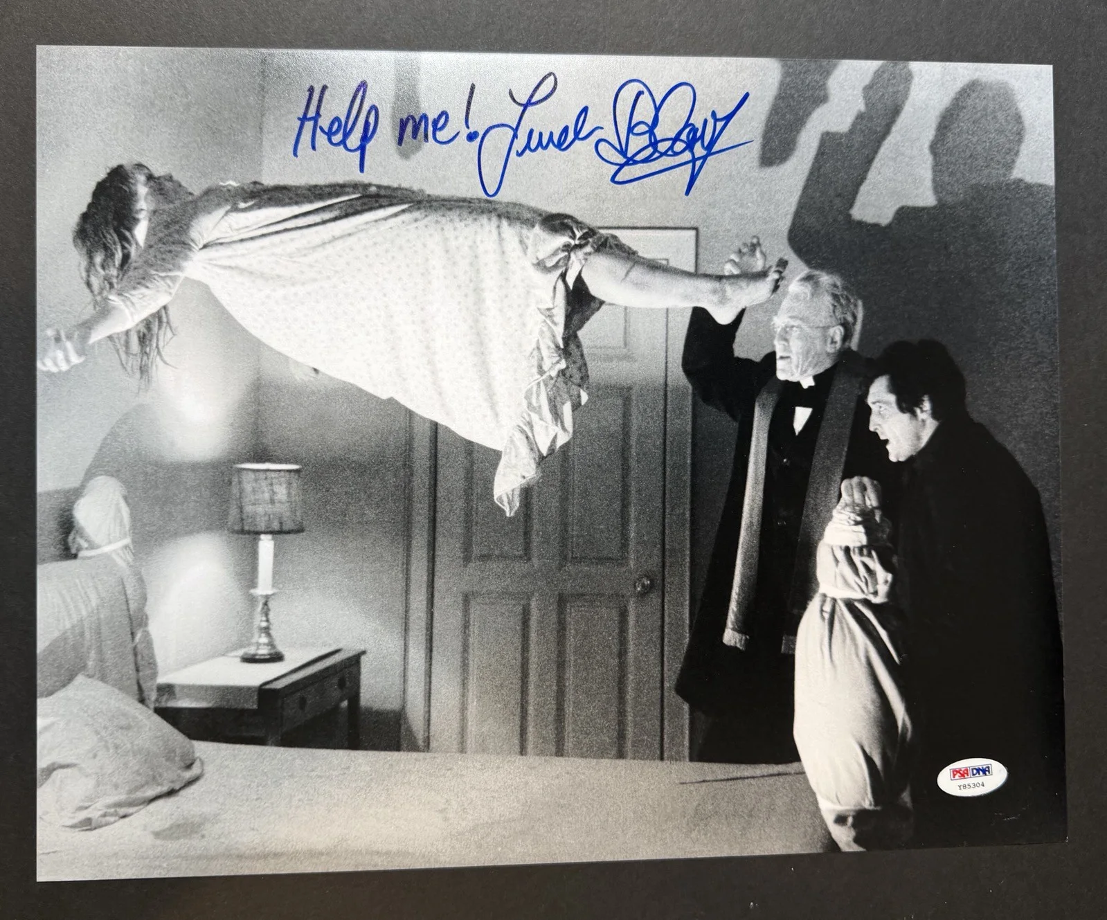Linda Blair — Linda Blair Signed 11x14 Photo The Exorcist “Help Me” Inscription Auto PSA/DNA