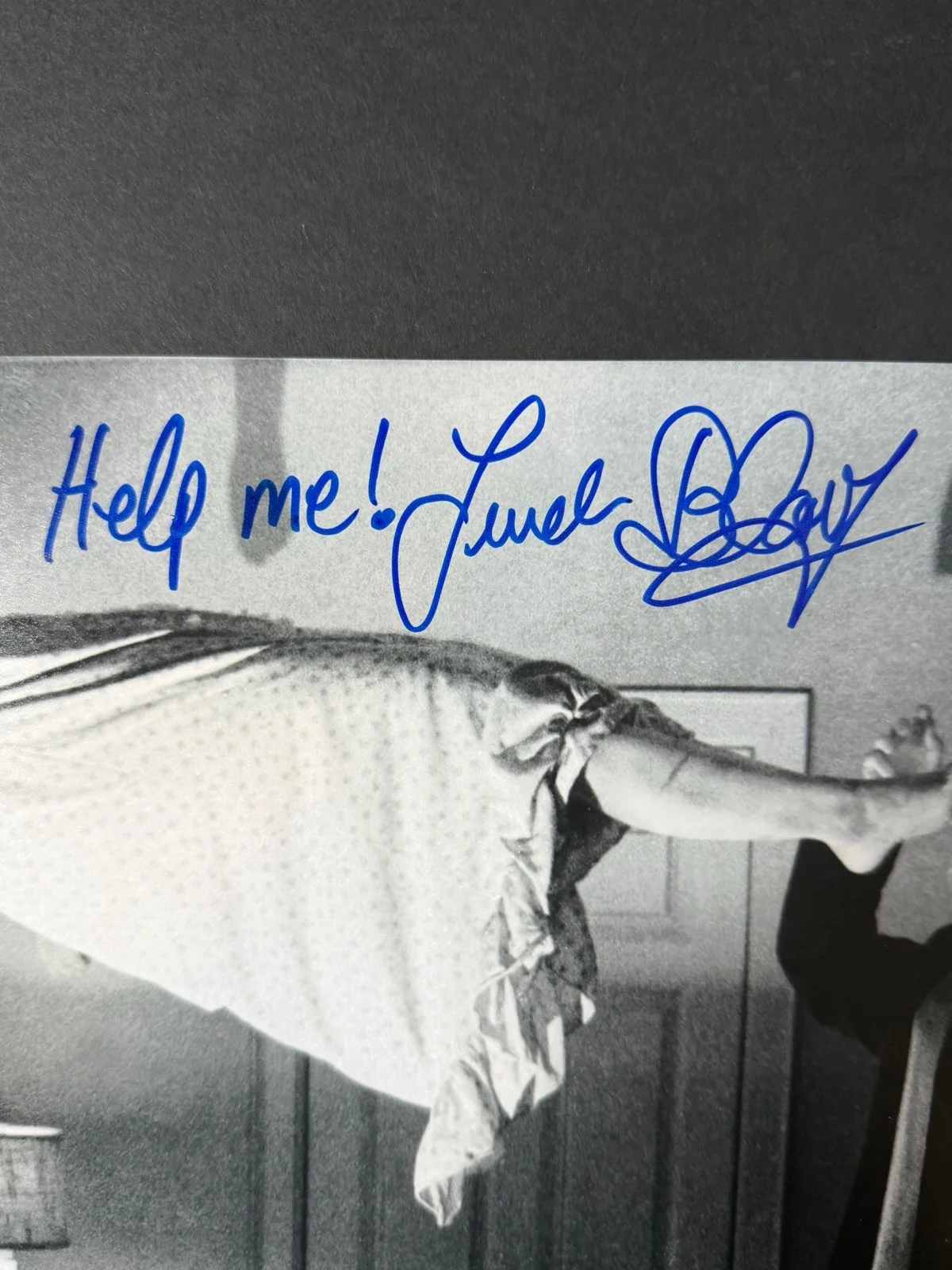 Linda Blair — Linda Blair Signed 11x14 Photo The Exorcist “Help Me” Inscription Auto PSA/DNA, изображение 2