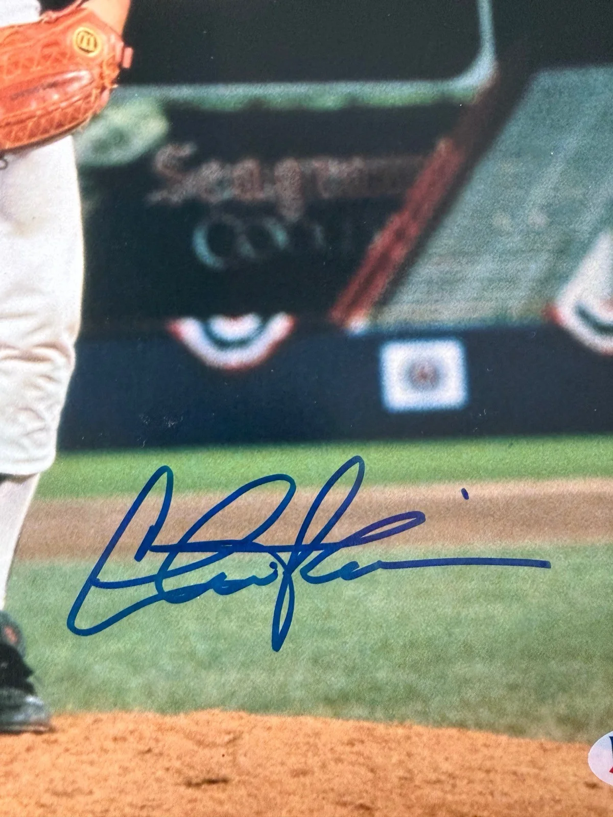 Charlie Sheen — Charlie Sheen Signed 11x14 Photo “Wild Thing” Major League Auto Beckett BAS COA, изображение 2