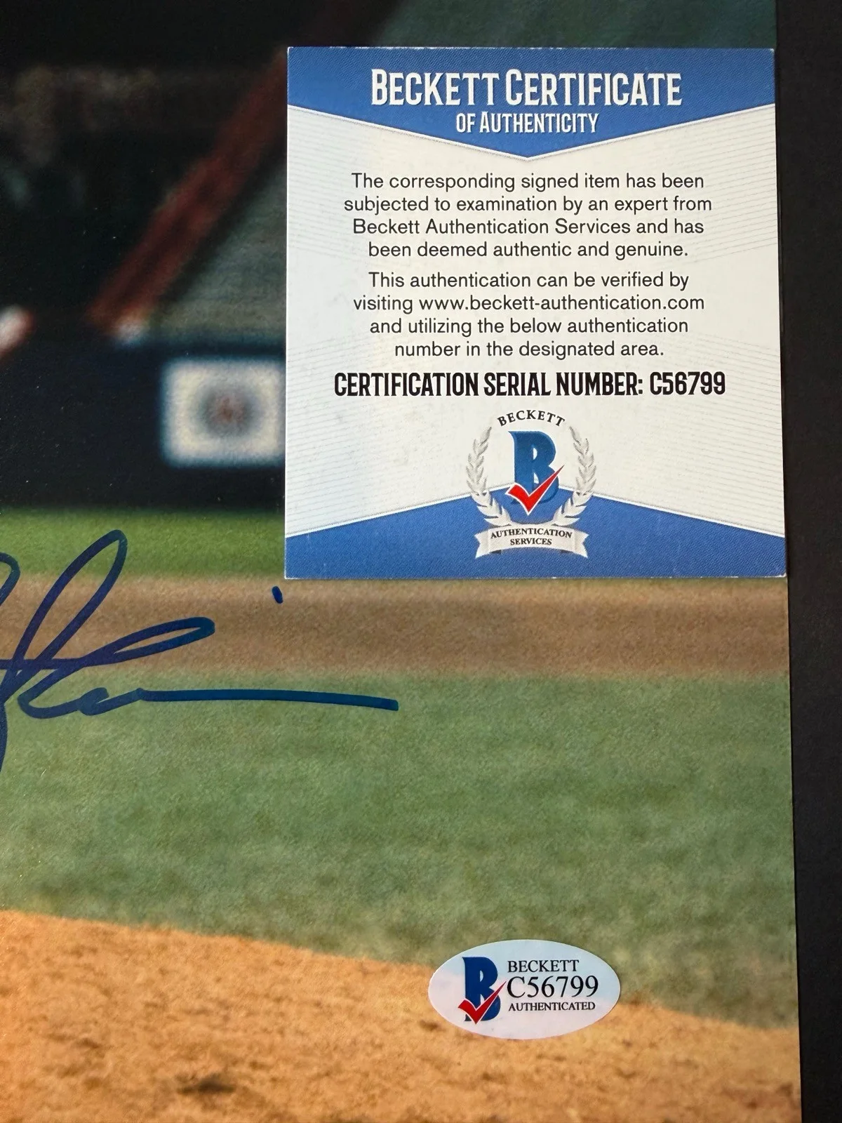 Charlie Sheen — Charlie Sheen Signed 11x14 Photo “Wild Thing” Major League Auto Beckett BAS COA, изображение 3