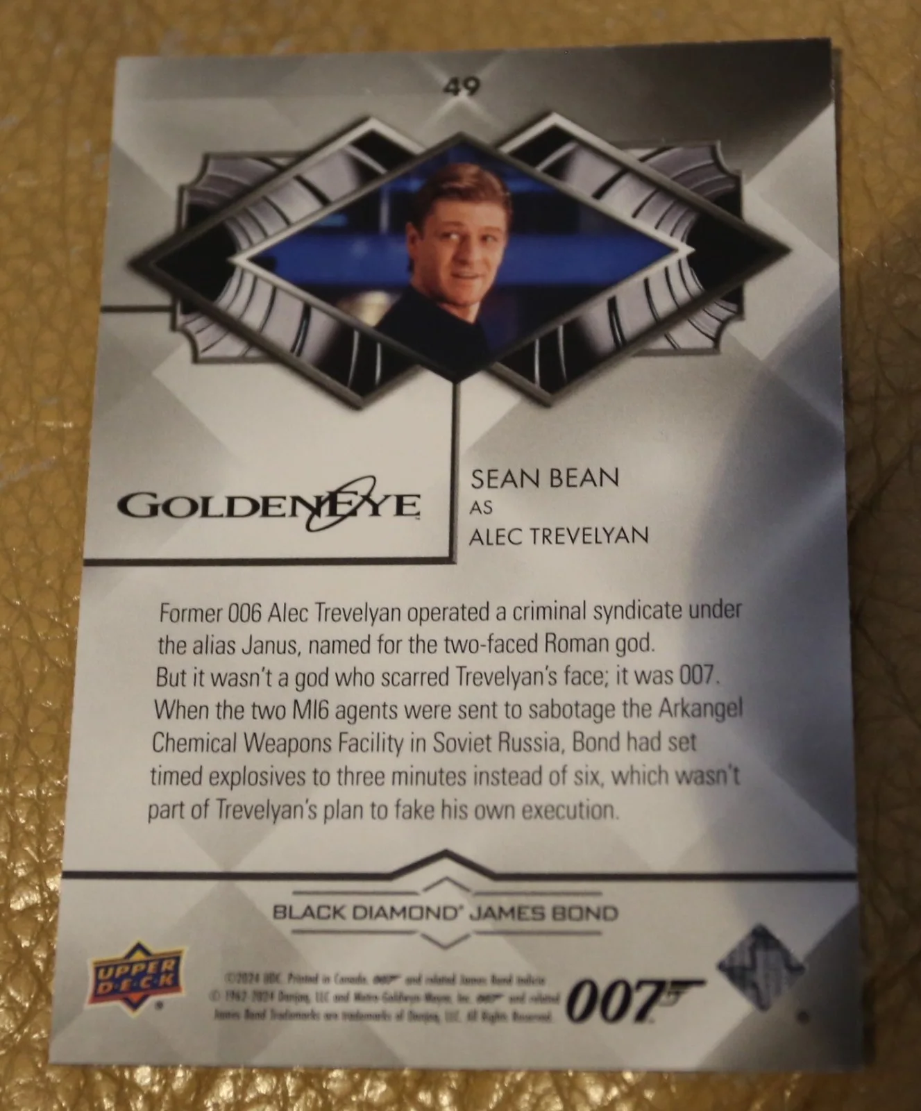 JAMES BOND NUMBER 135 of 199 SEAN BEAN ALEC TREVELYAN BLACK DIAMOND TRADING CARD, изображение 2