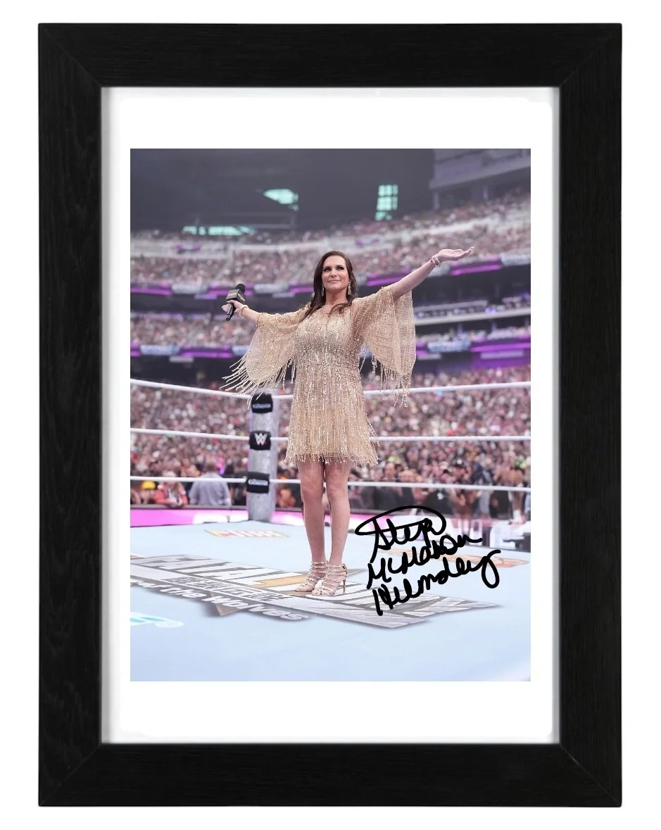Stephanie McMahon Signed Autograph 6X4 PHOTO Pre Print Wrestling / WWE, изображение 2