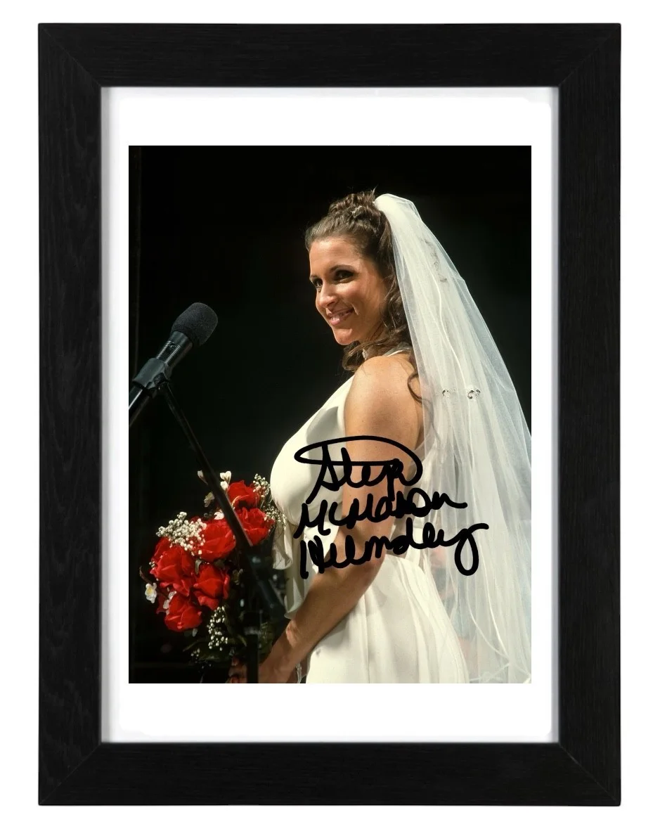 Stephanie McMahon Signed Autograph 6X4 PHOTO Pre Print Wrestling / WWE, изображение 2