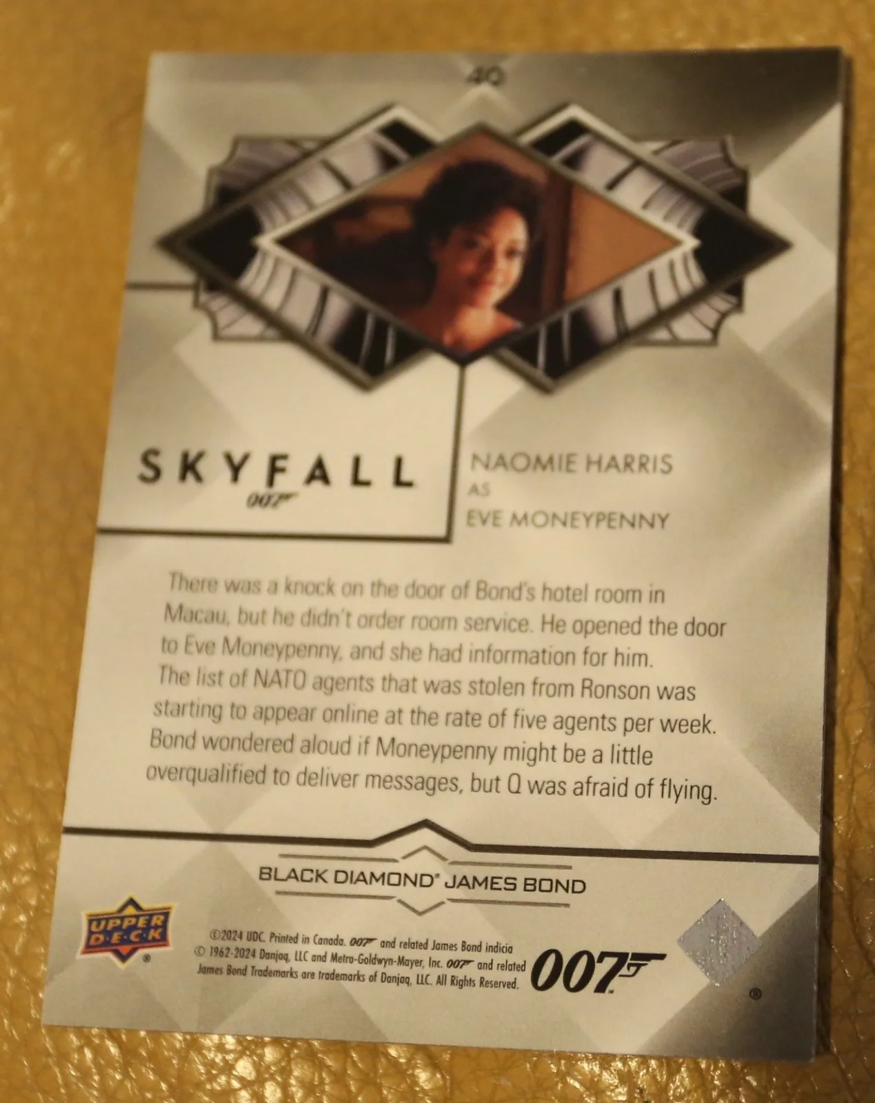 JAMES BOND NUMBER 166 of 199 NAOMIE HARRIS MONEYPENNY BLACK DIAMOND TRADING CARD, изображение 2