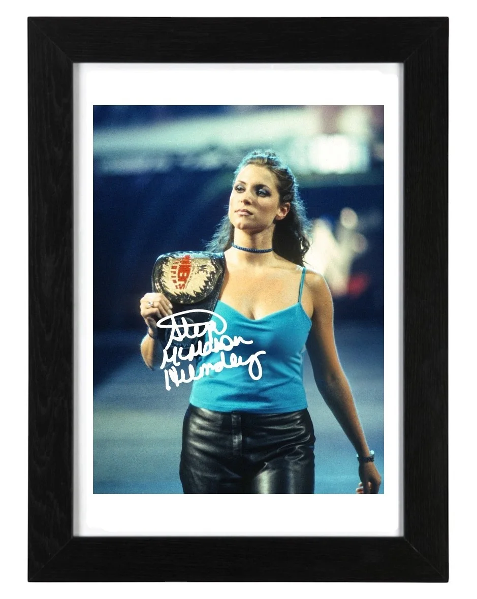 Stephanie McMahon Signed Autograph 6X4 PHOTO Pre Print Wrestling / WWE, изображение 2