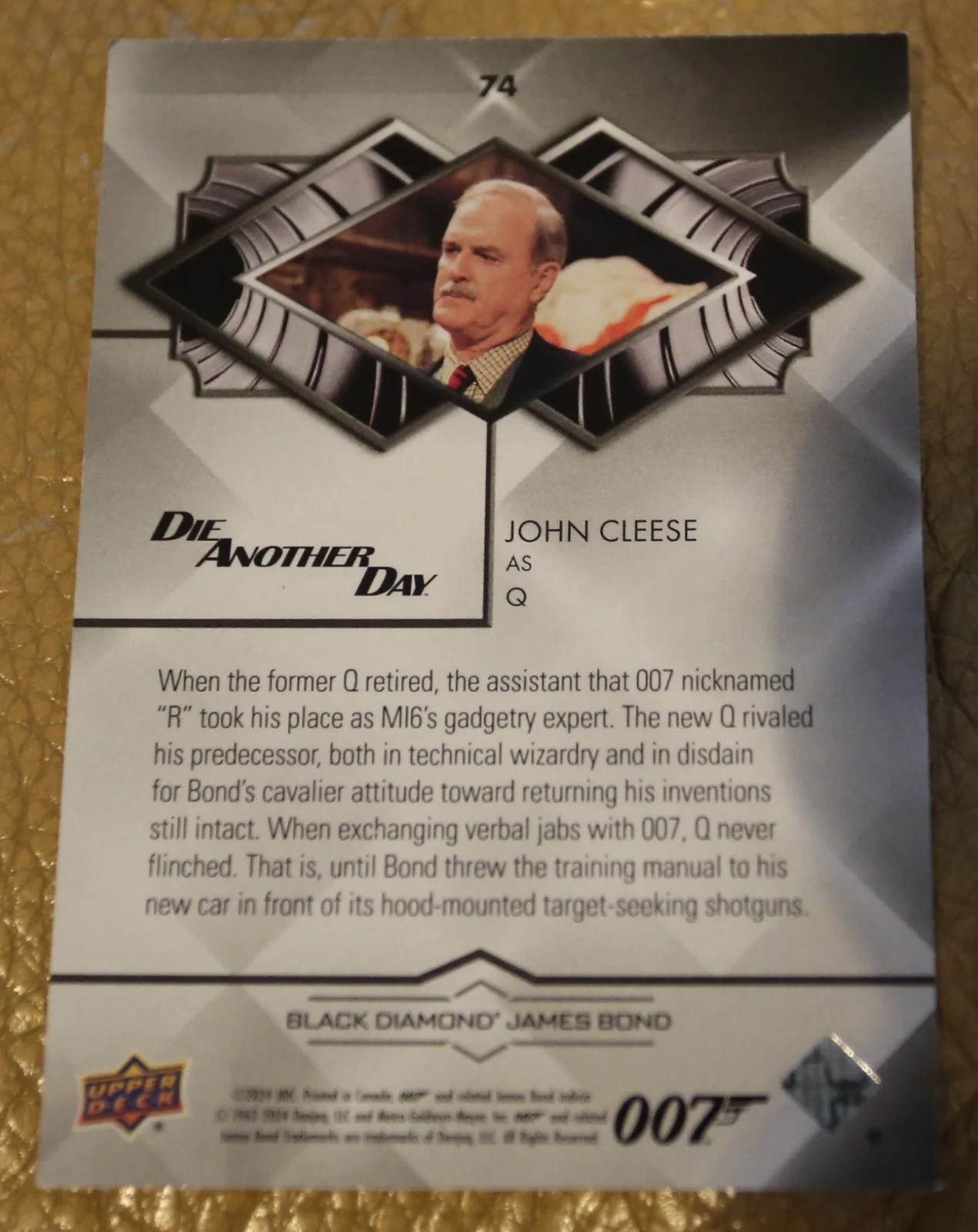 JAMES BOND NUMBER 39 of 199 JOHN CLEESE AS Q BLACK DIAMOND TRADING CARD, изображение 2