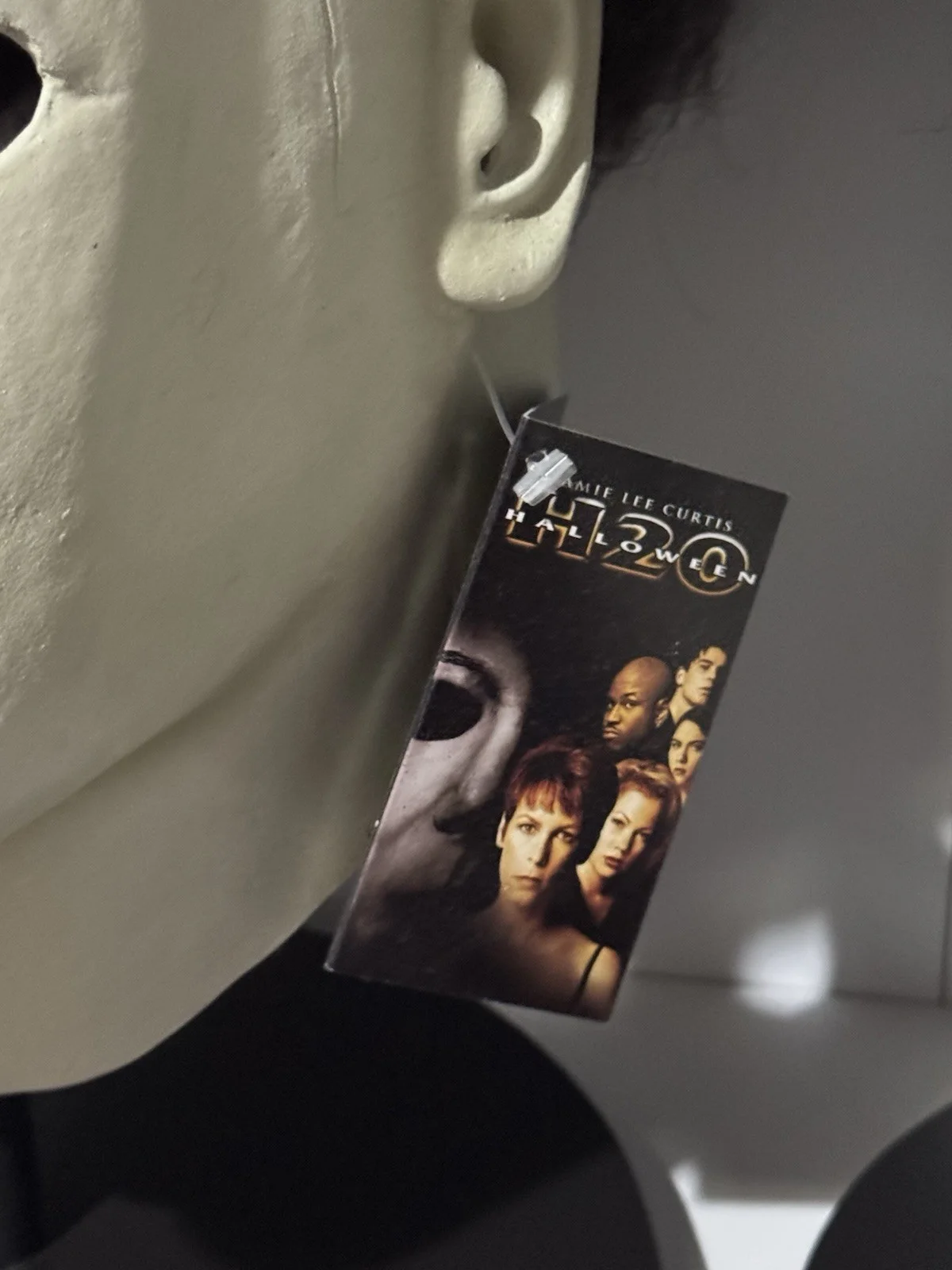 Halloween H20 Michael Myers Mask With Stand Signed By Jodi Lyn O’Keefe, image 3