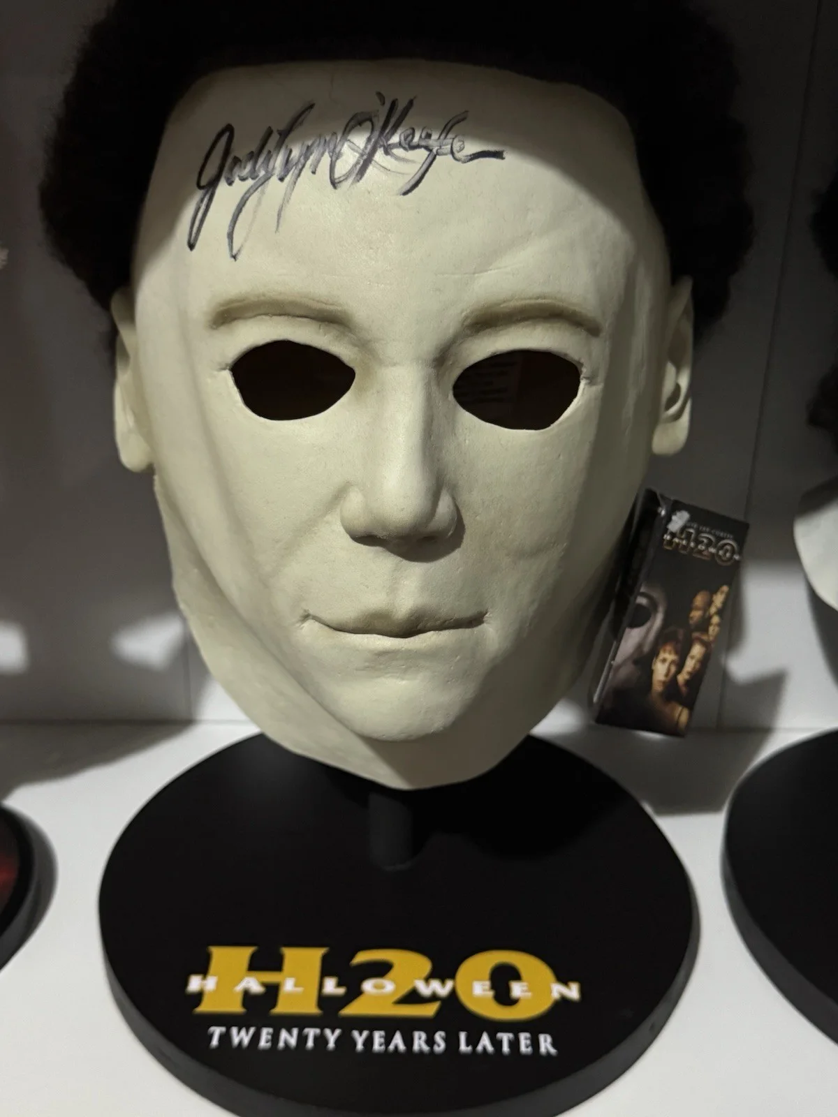 Halloween H20 Michael Myers Mask With Stand Signed By Jodi Lyn O’Keefe, image 4