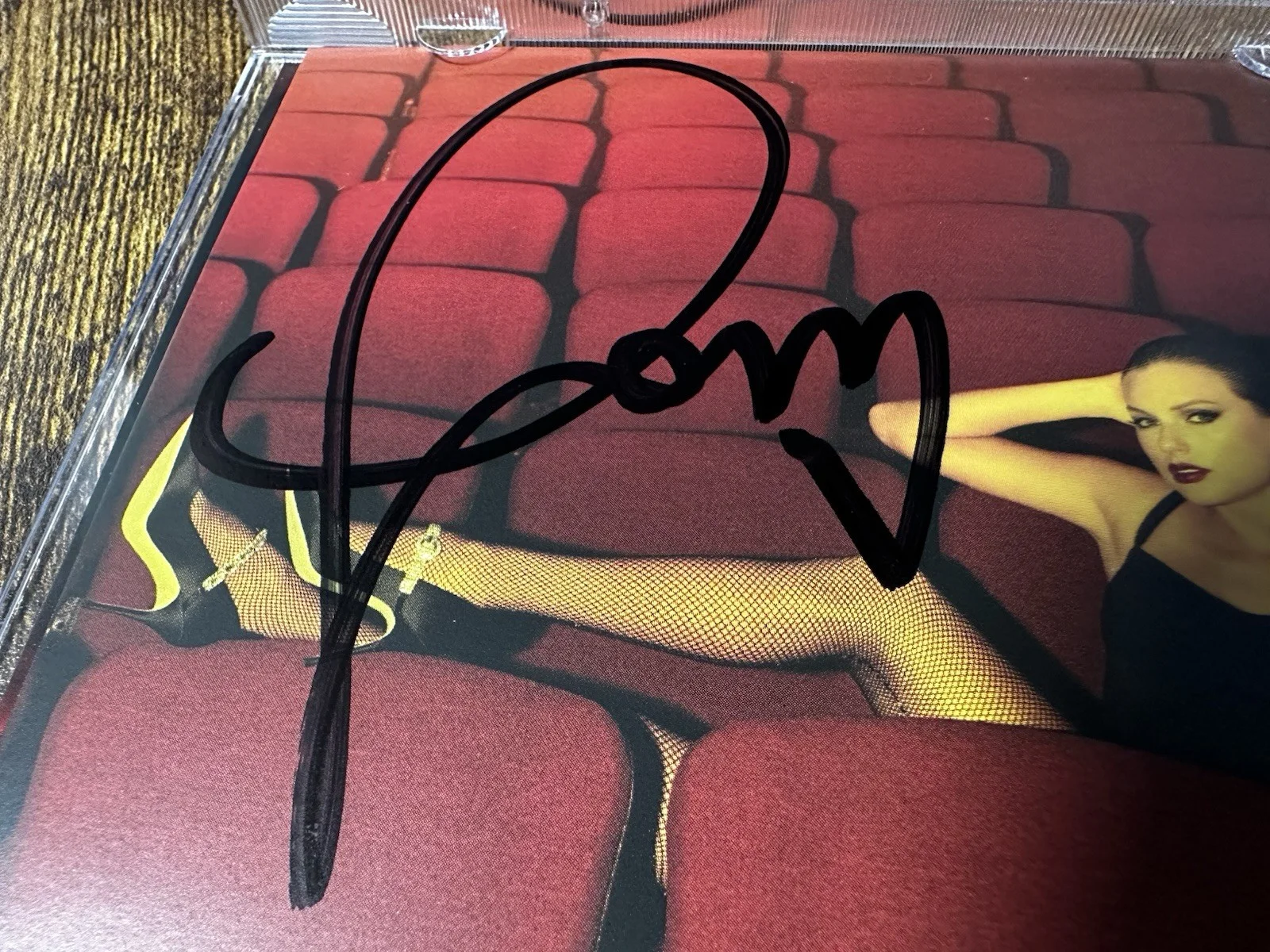 Taylor Swift Life Of A Showgirl CD With Hand Signed Photo 4 - Video Attached, изображение 3