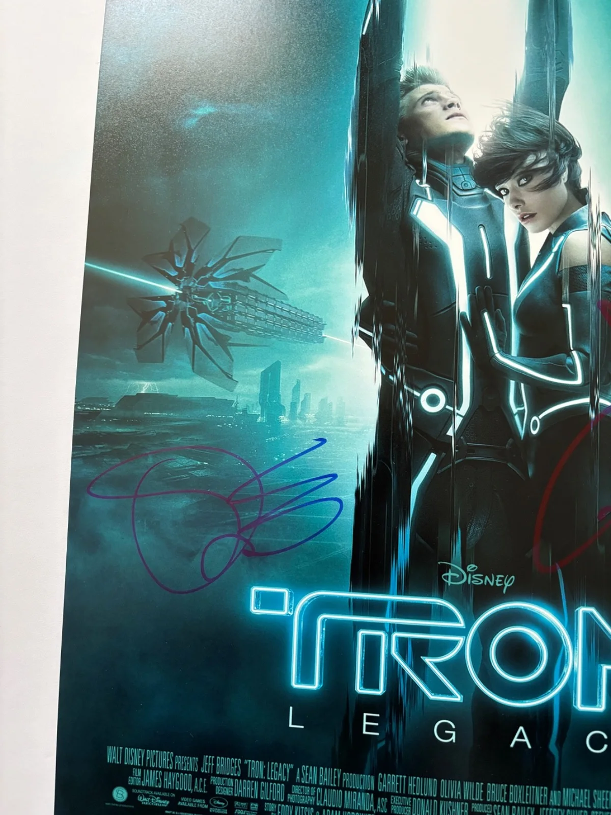 GARRETT HEDLUND & OLIVIA WILDE SIGNED TRON LEGACY 12X18 MOVIE POSTER PHOTO BAS, изображение 3