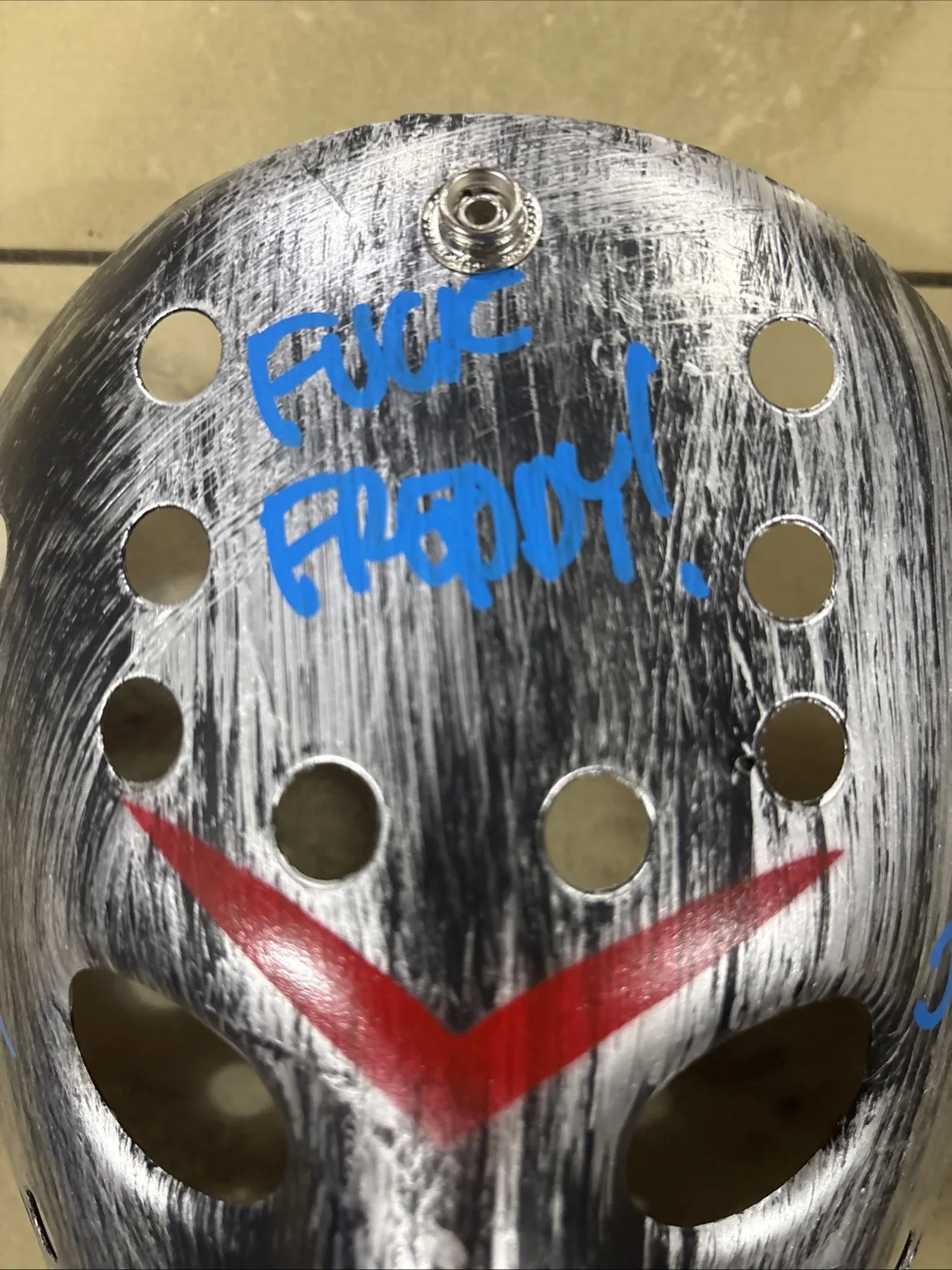 ARI LEHMAN — ARI LEHMAN Signed Mask "JASON 1" "F- Freddy” 2 Inscriptions Beckett COA, изображение 2