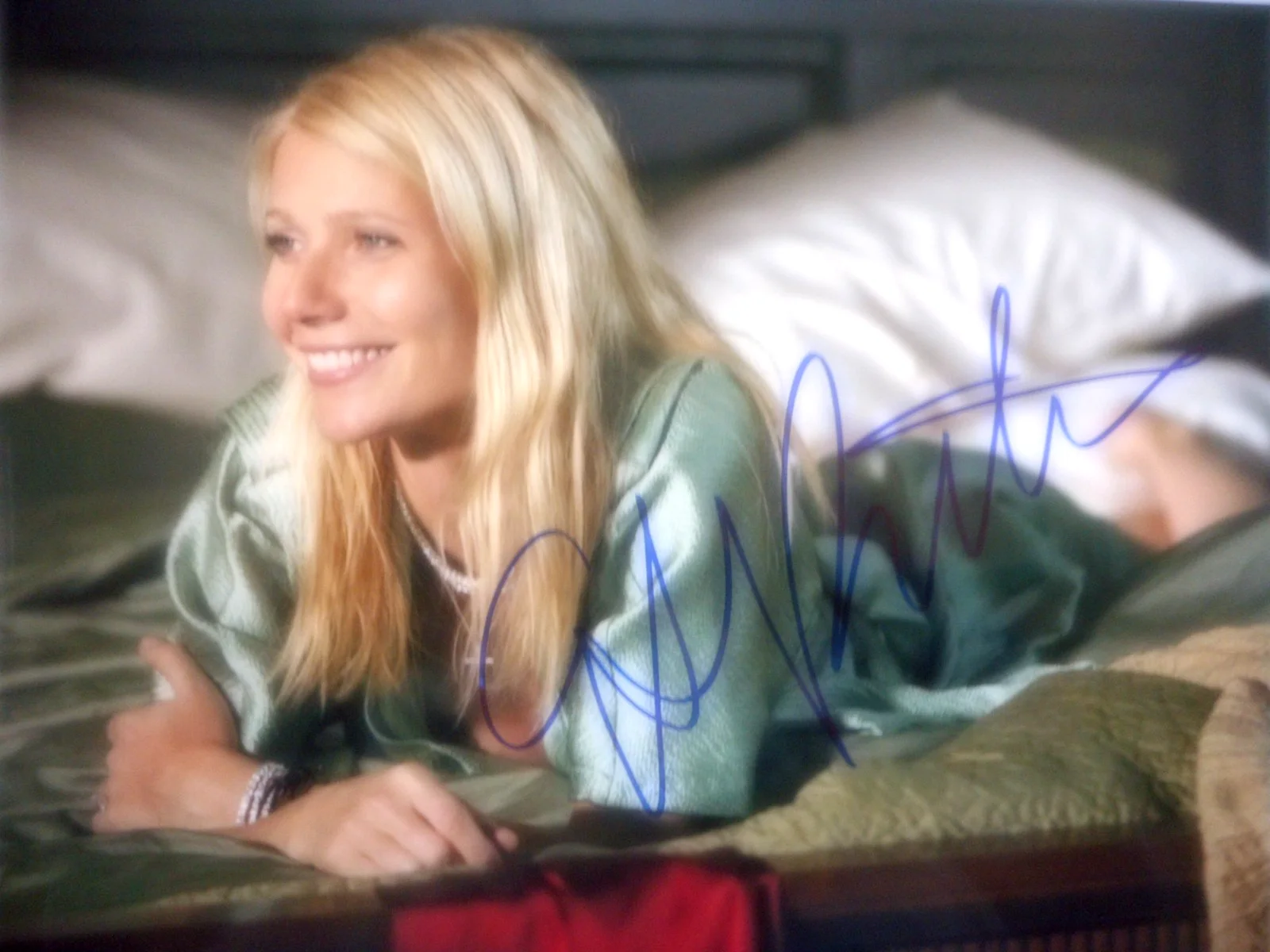 Gwyneth Paltrow — Gwyneth Paltrow Autographed IRON MAN (Pepper Potts) 8x10 Photo COA & #d Holo, изображение 2