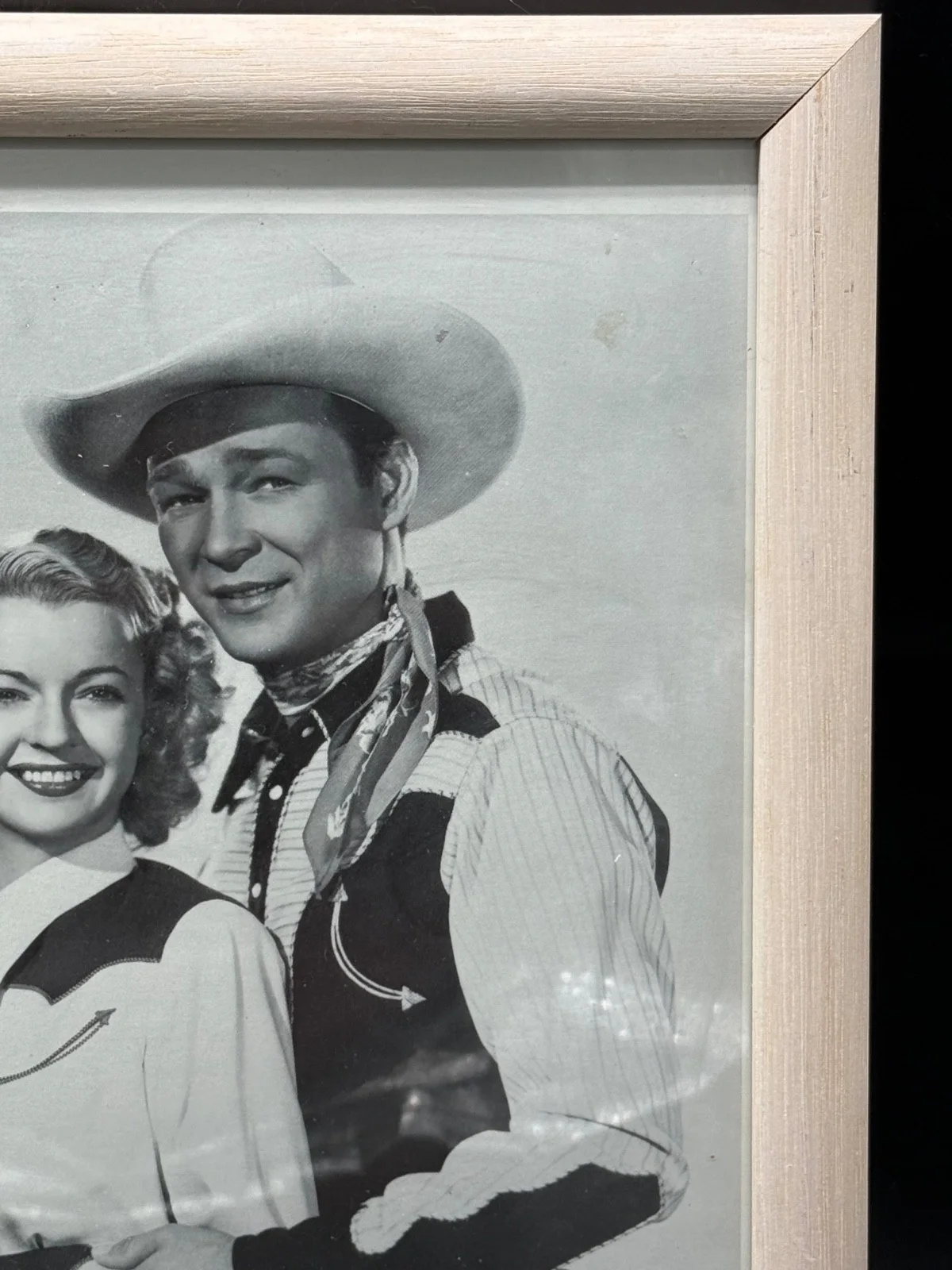 Vintage , framed black and white photo of Roy Rogers and Dale Evans 11"x9", изображение 5