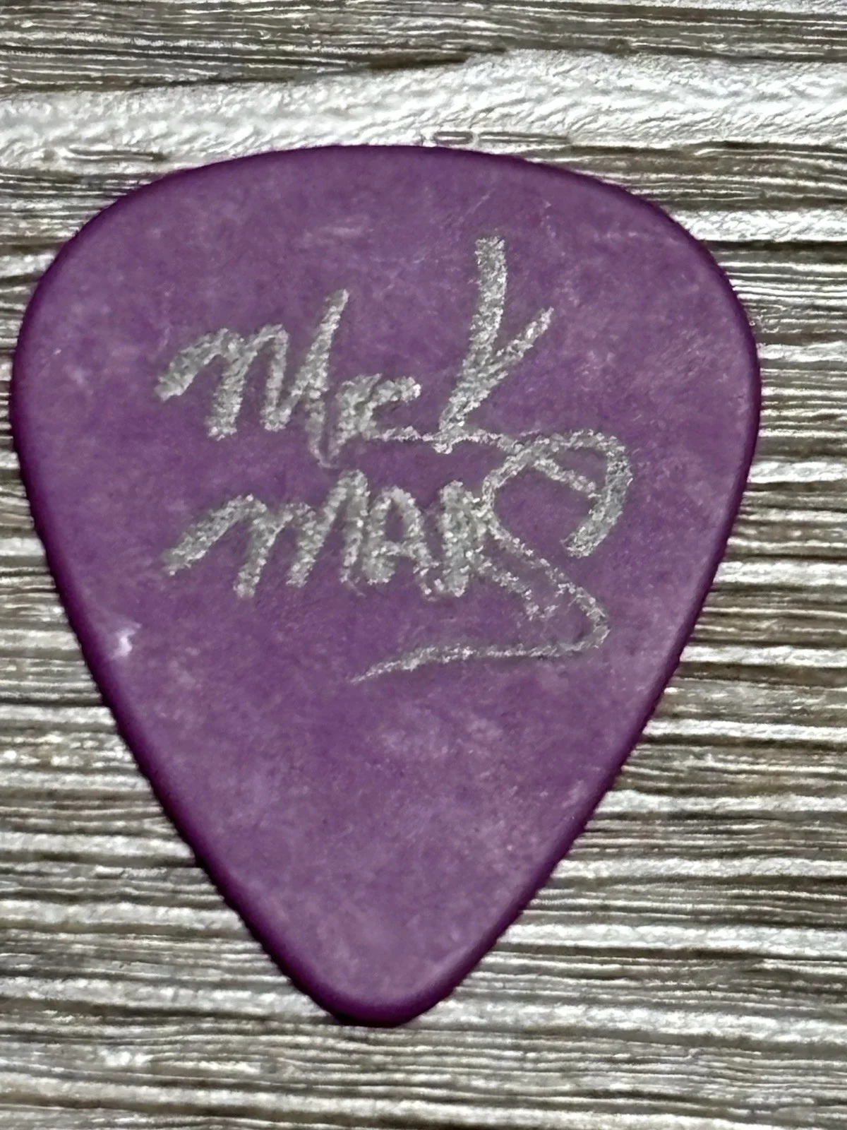 Motley Crue - Mick Mars Pick From The Stadium Tour, image 3