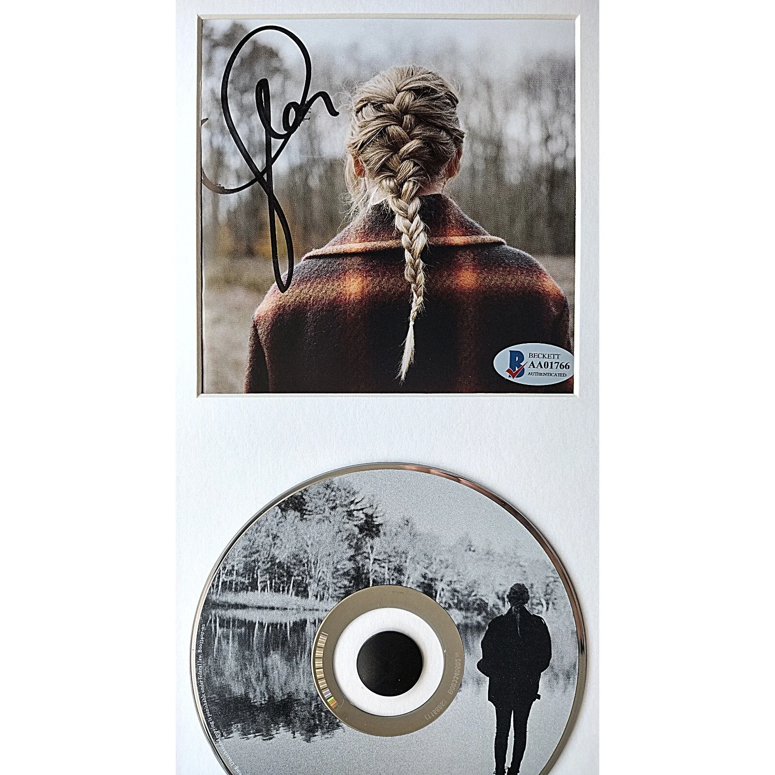 Taylor Swift — Taylor Swift Signed Evermore CD Cover Framed Beckett BAS COA LOA Pop Country, изображение 4