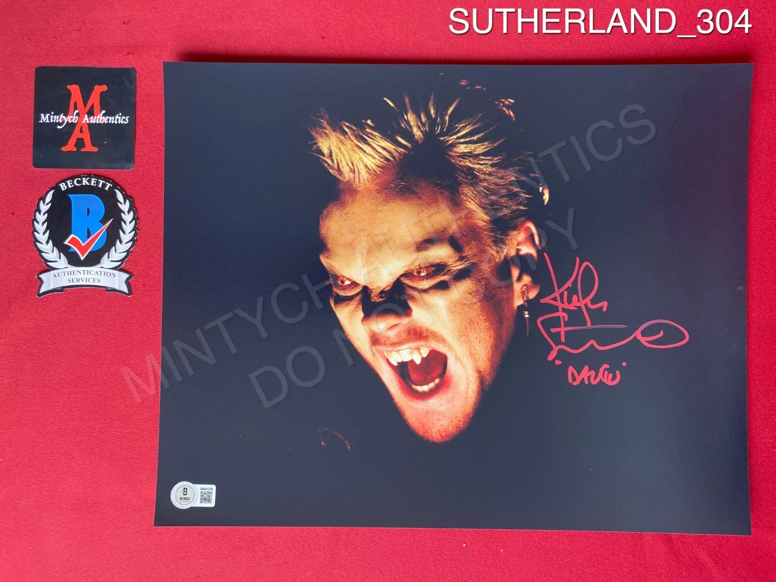 Kiefer Sutherland — Kiefer Sutherland autographed signed 11x14 photo The Lost Boys David Beckett