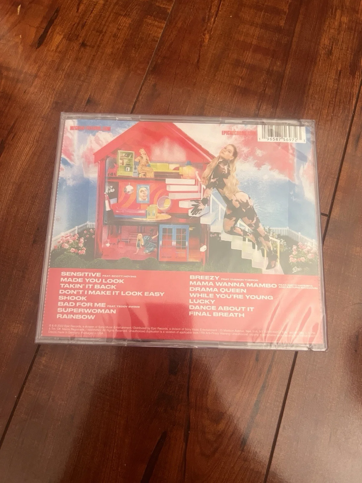 Meghan Trainor Takin It Back Signed CD In Hand Rare Sold Out Made You Look New, image 2