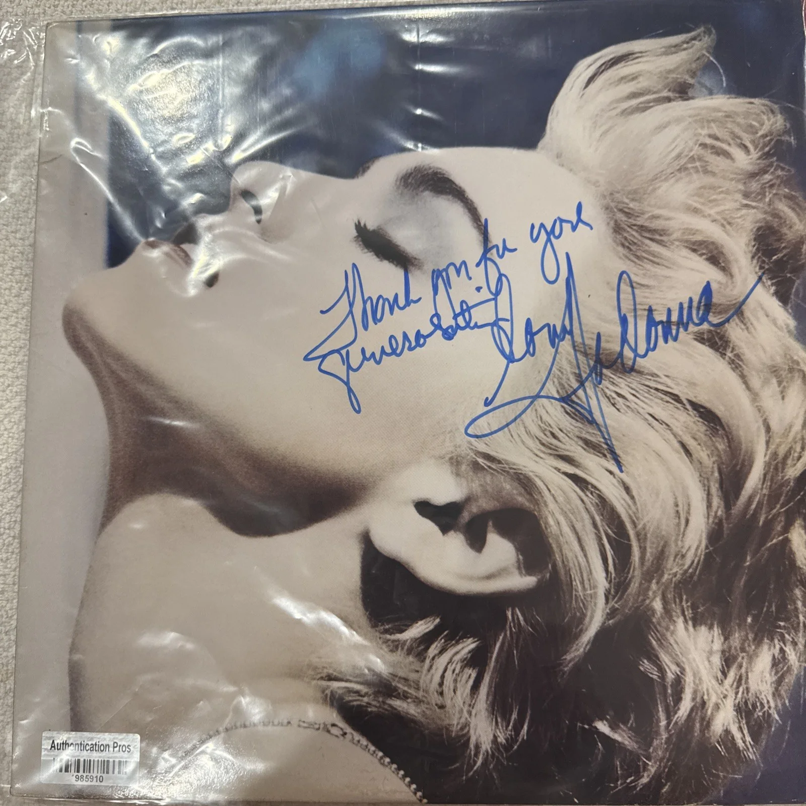 MADONNA SIGNED VINYL ALBUM TRUE BLUE AUTHENTICATED RARE, image 3